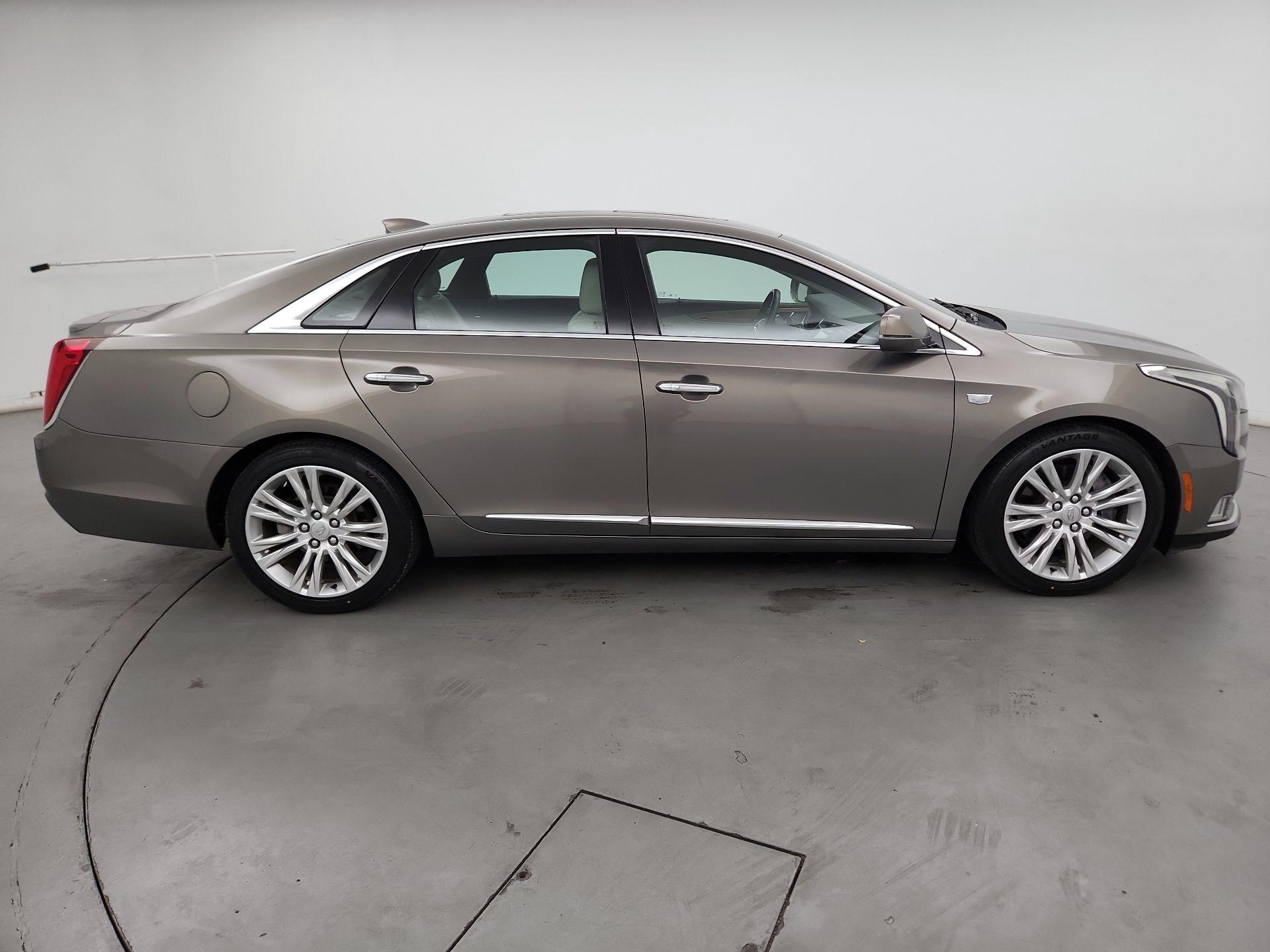 Thumbnail: 2018 Cadillac XTS - 4