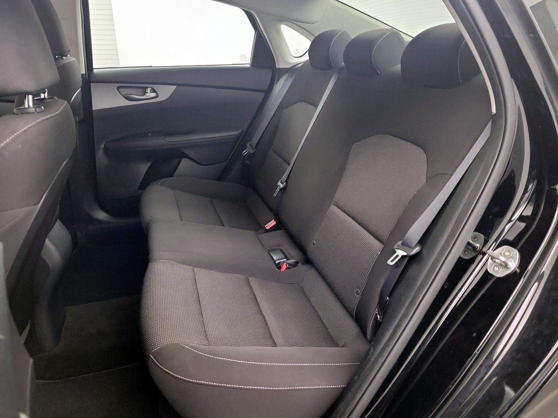 Thumbnail: 2019 Kia Forte - 17