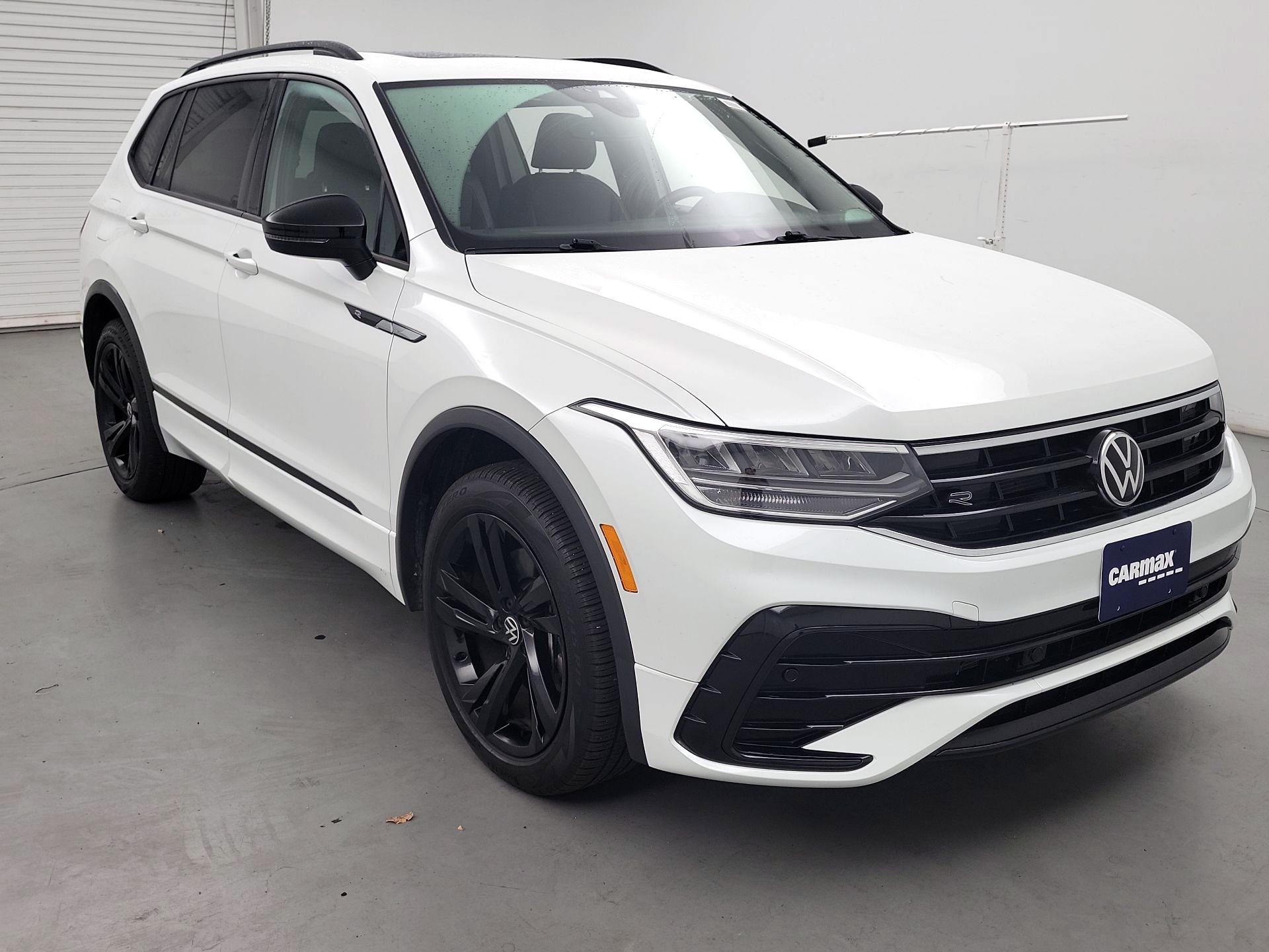 Thumbnail: 2023 Volkswagen Tiguan - 1