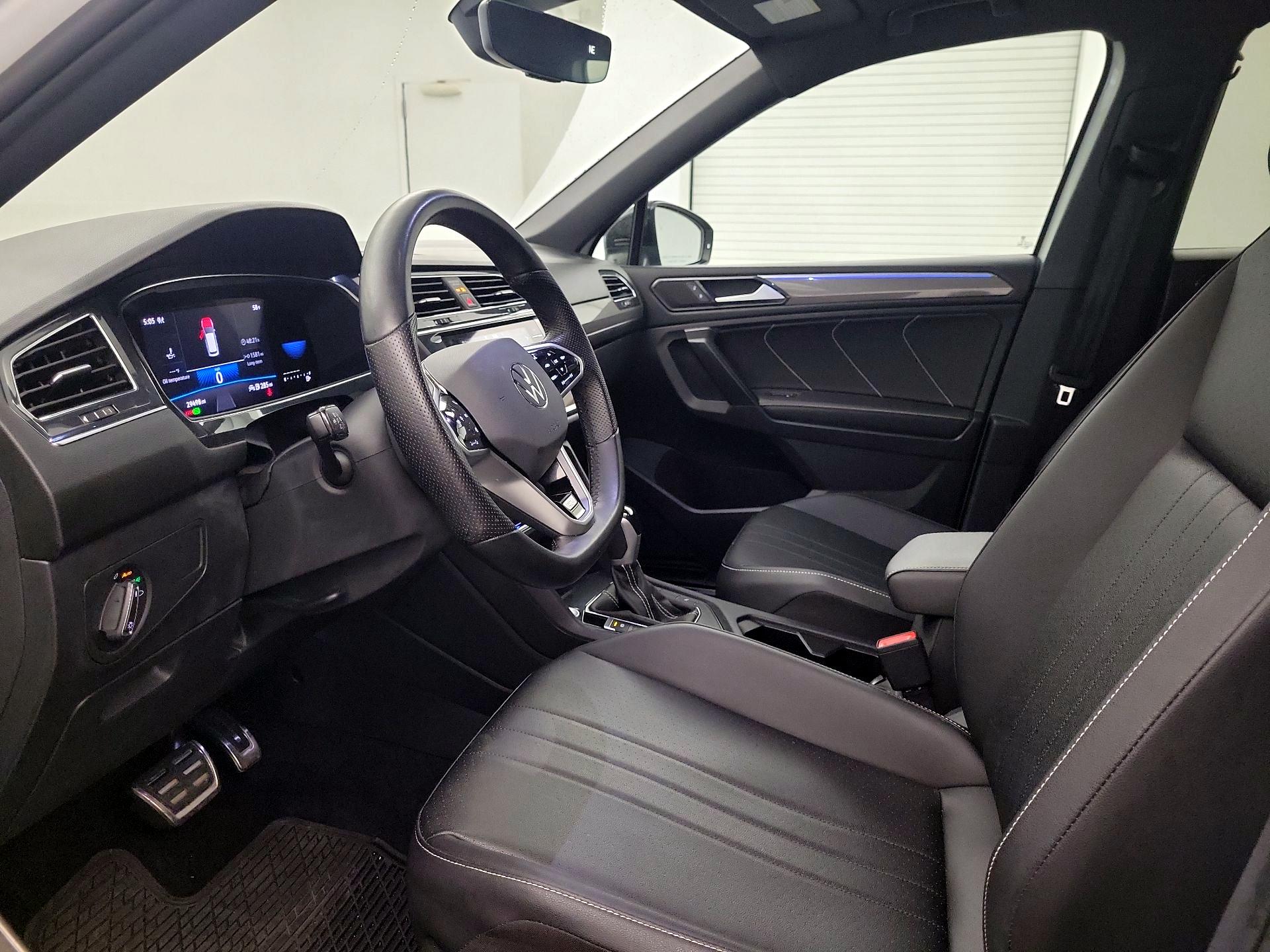 Thumbnail: 2023 Volkswagen Tiguan - 9