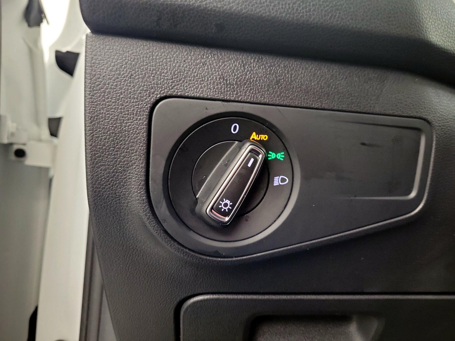 Thumbnail: 2023 Volkswagen Tiguan - 11