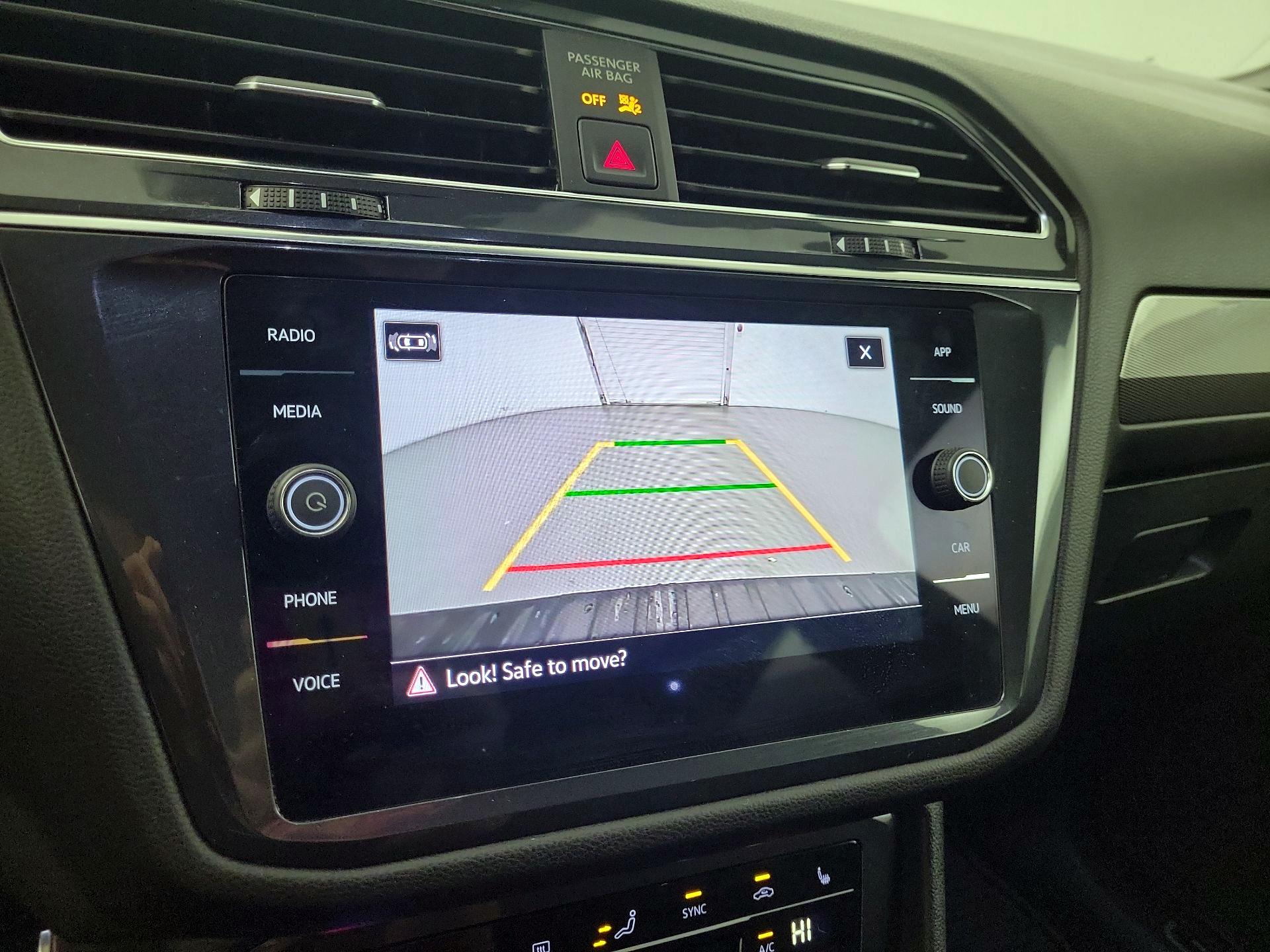 Thumbnail: 2023 Volkswagen Tiguan - 12