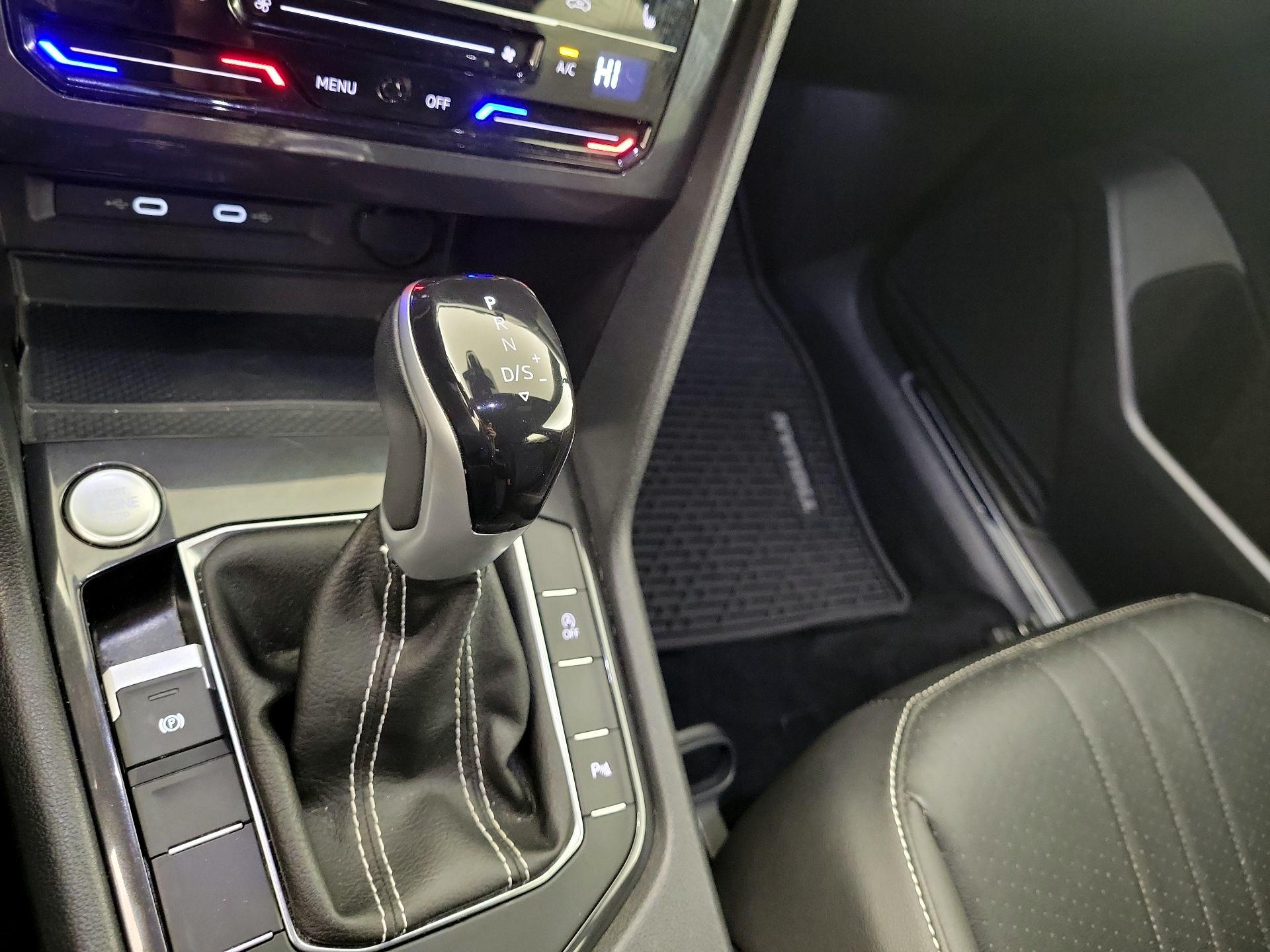 Thumbnail: 2023 Volkswagen Tiguan - 15