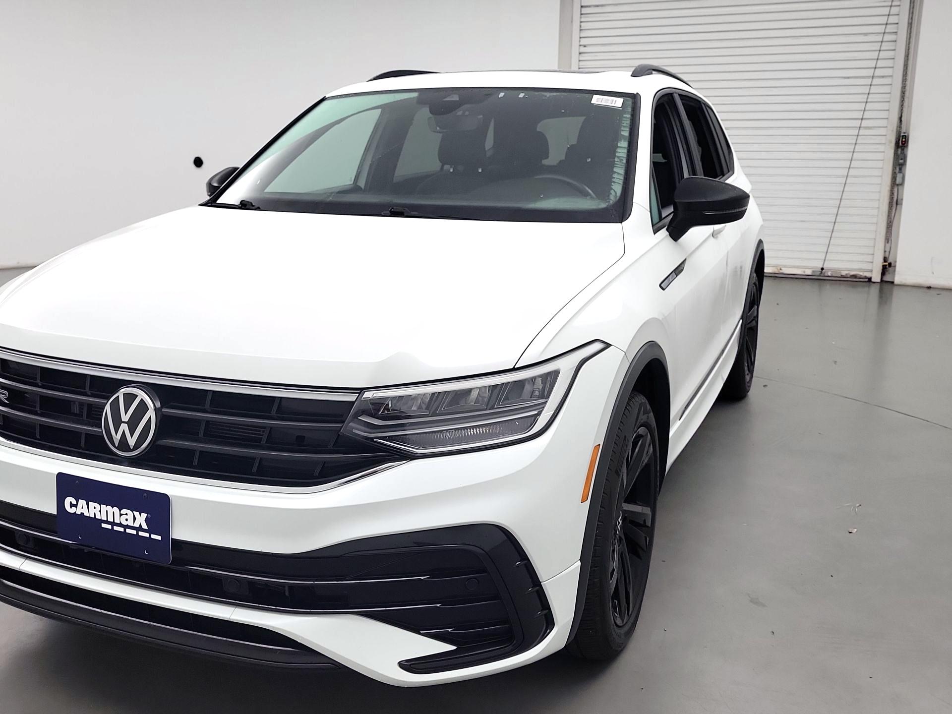 Thumbnail: 2023 Volkswagen Tiguan - 3