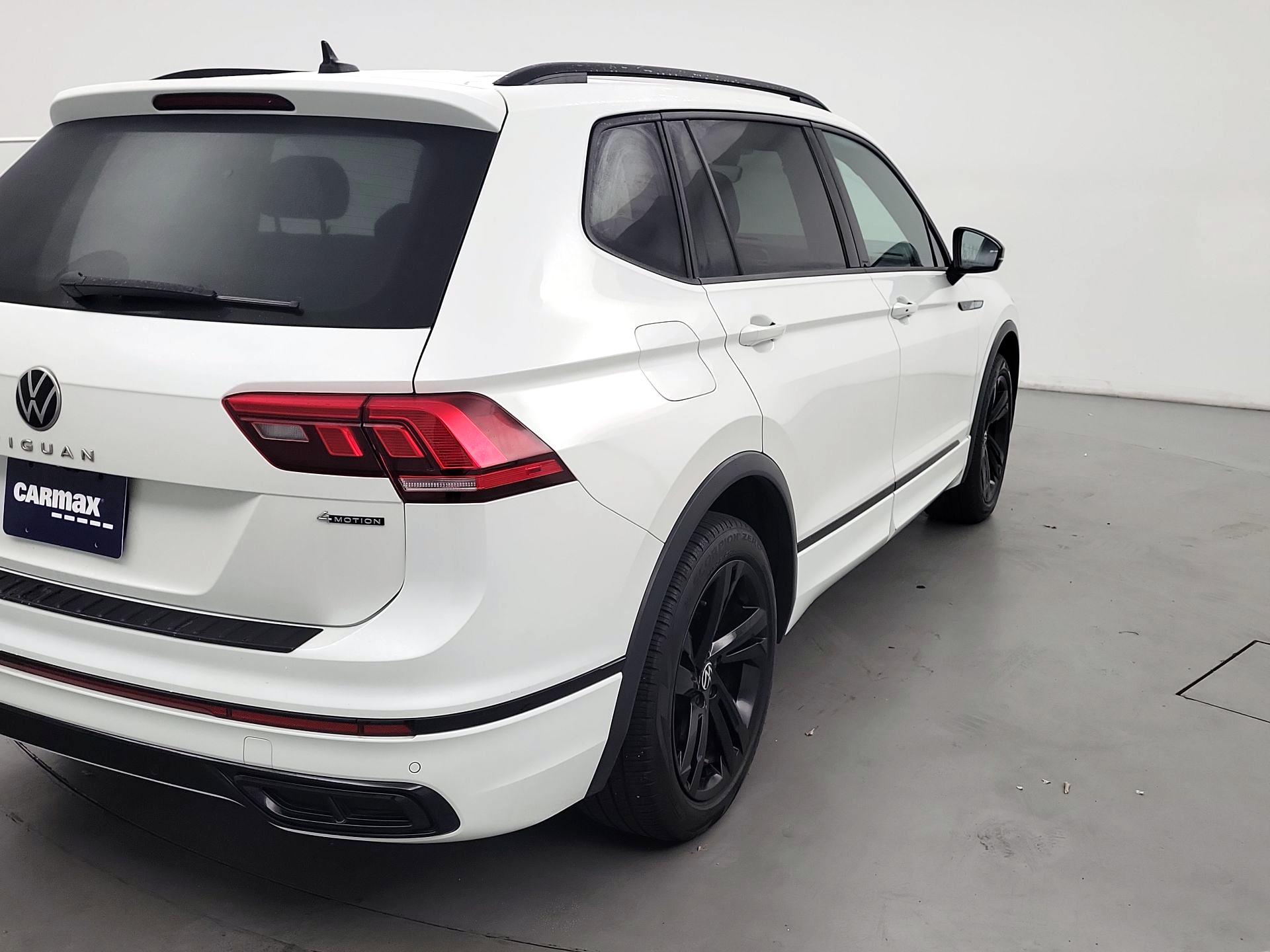 Thumbnail: 2023 Volkswagen Tiguan - 5