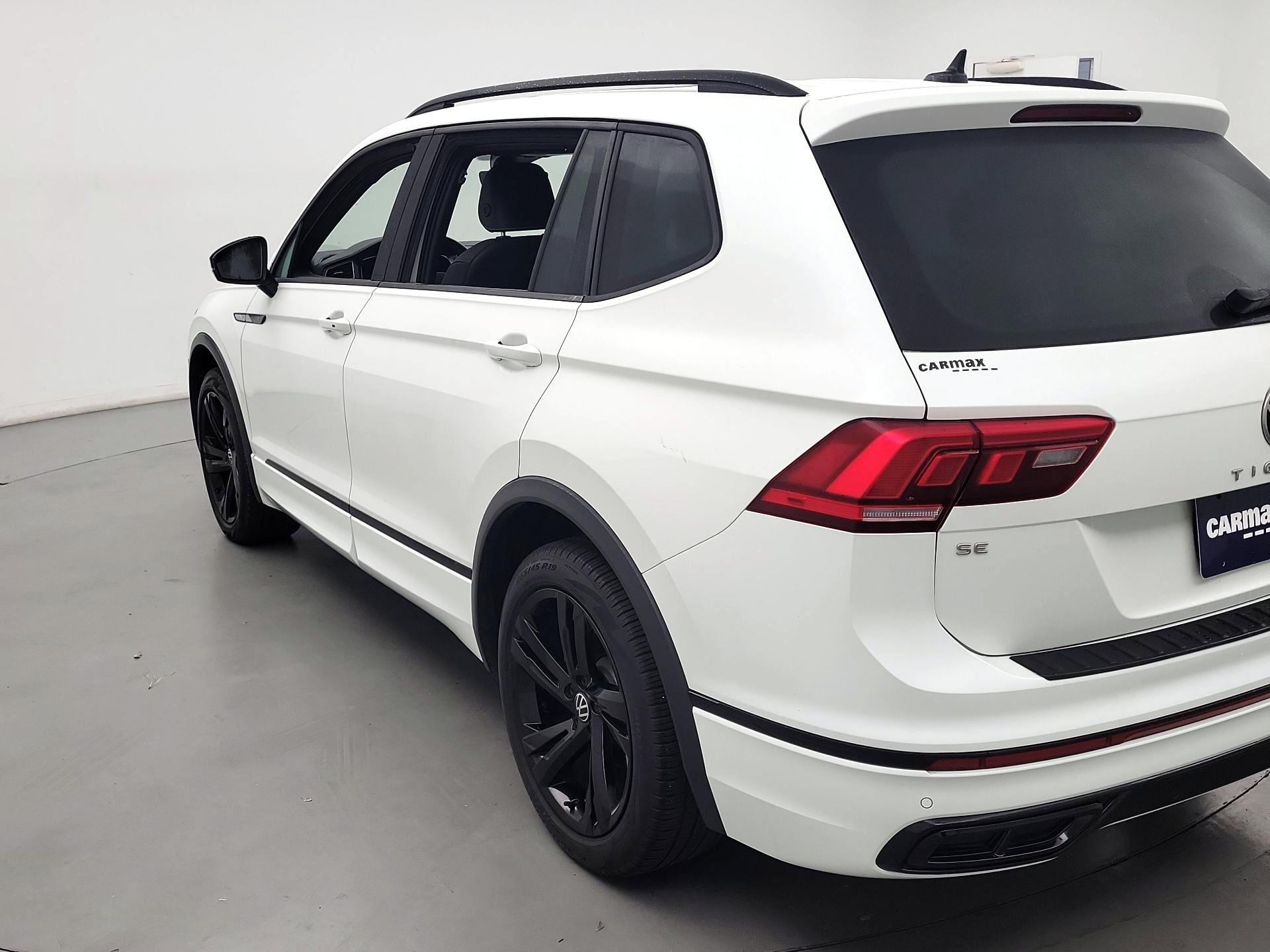 Thumbnail: 2023 Volkswagen Tiguan - 7