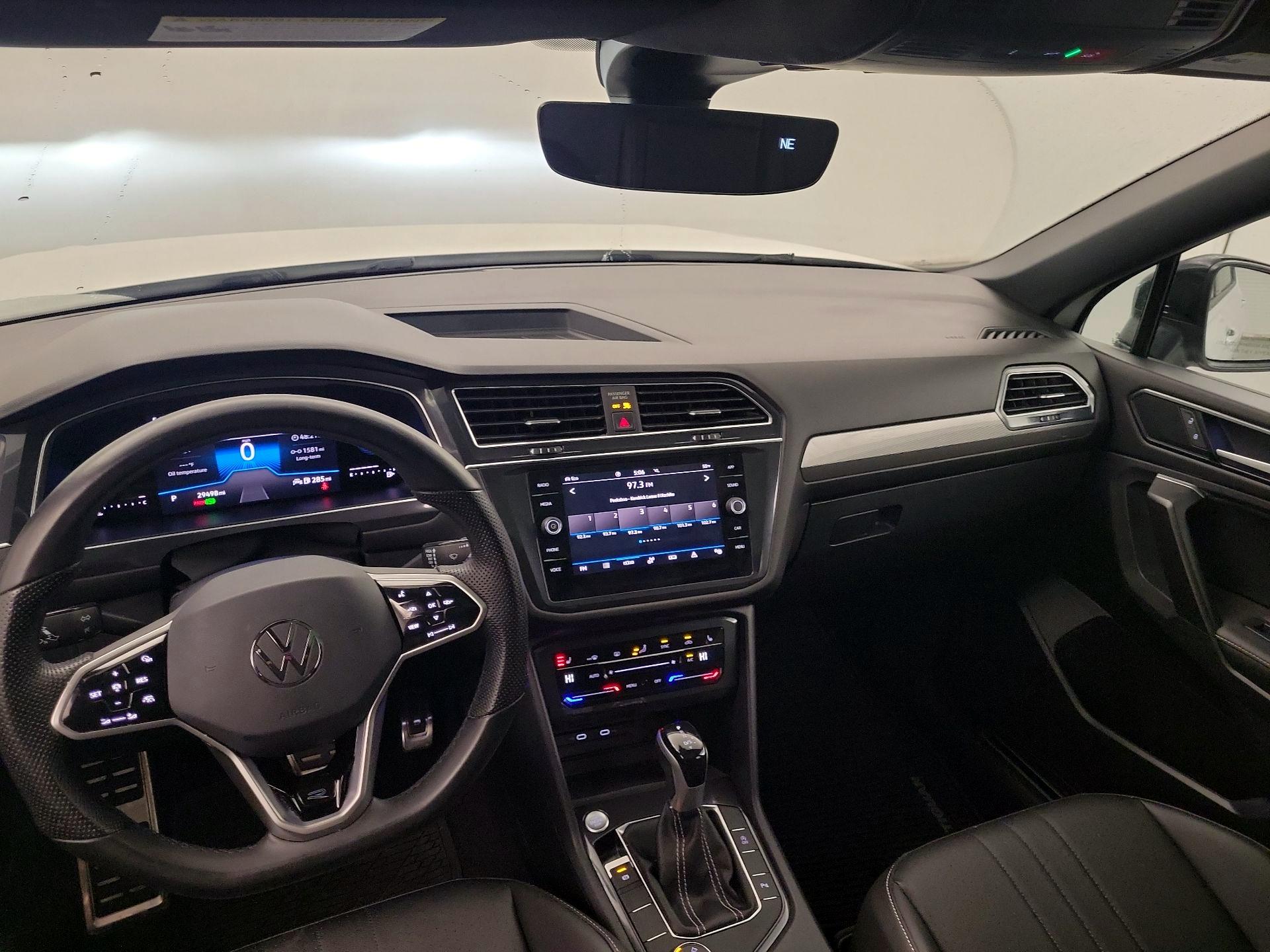 Thumbnail: 2023 Volkswagen Tiguan - 8