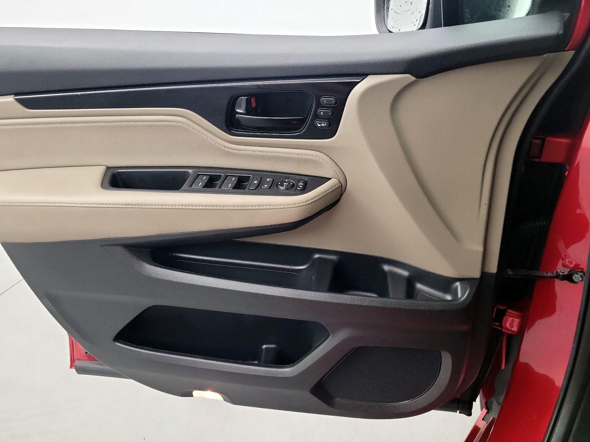 Thumbnail: 2023 Honda Odyssey - 10