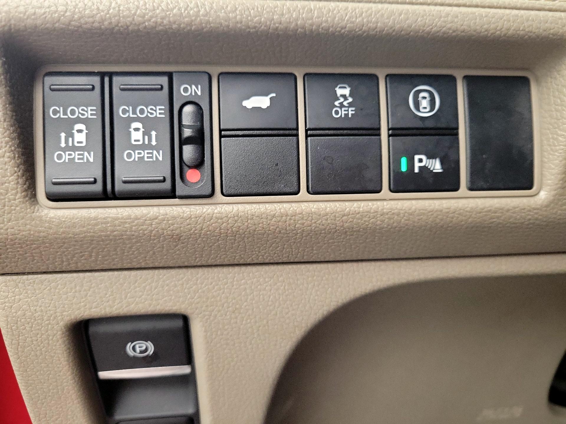 Thumbnail: 2023 Honda Odyssey - 11