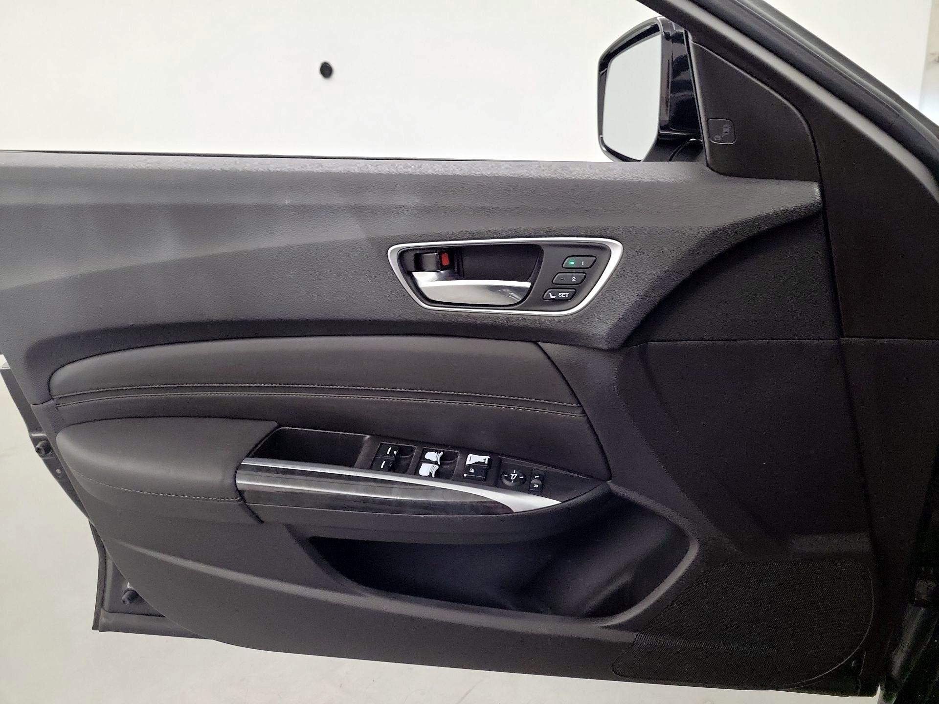 Thumbnail: 2018 Acura TLX - 10