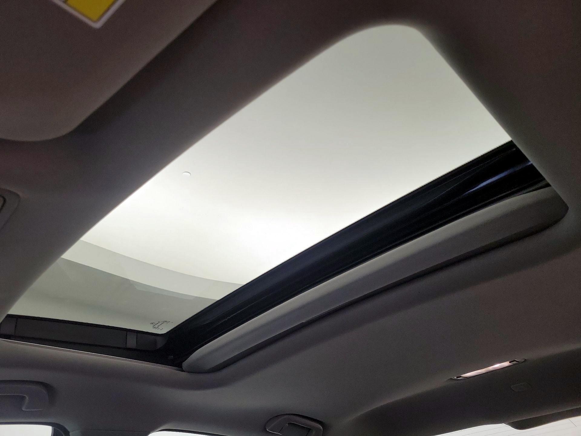 Thumbnail: 2018 Acura TLX - 18