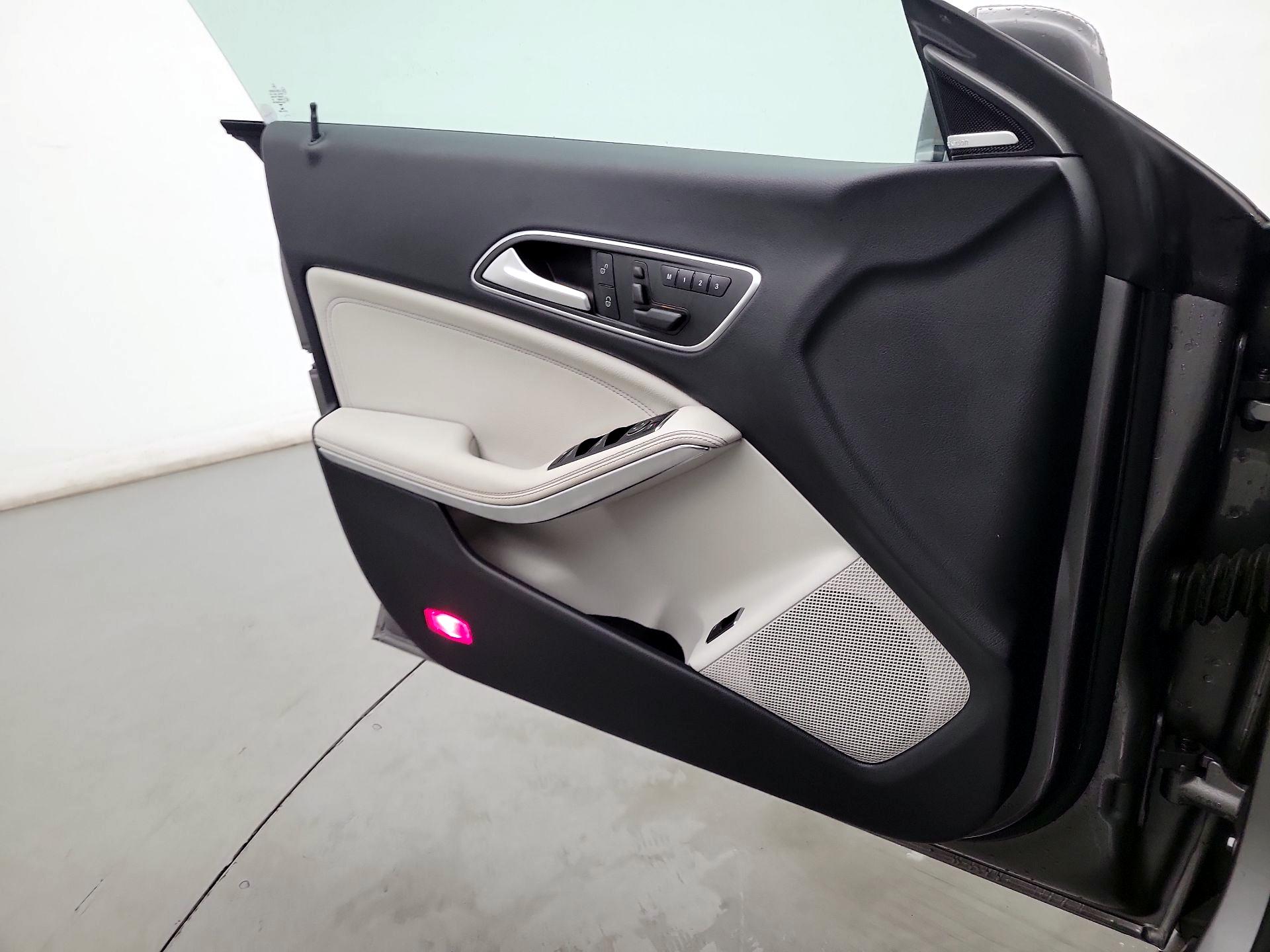 Thumbnail: 2016 Mercedes-Benz CLA - 10