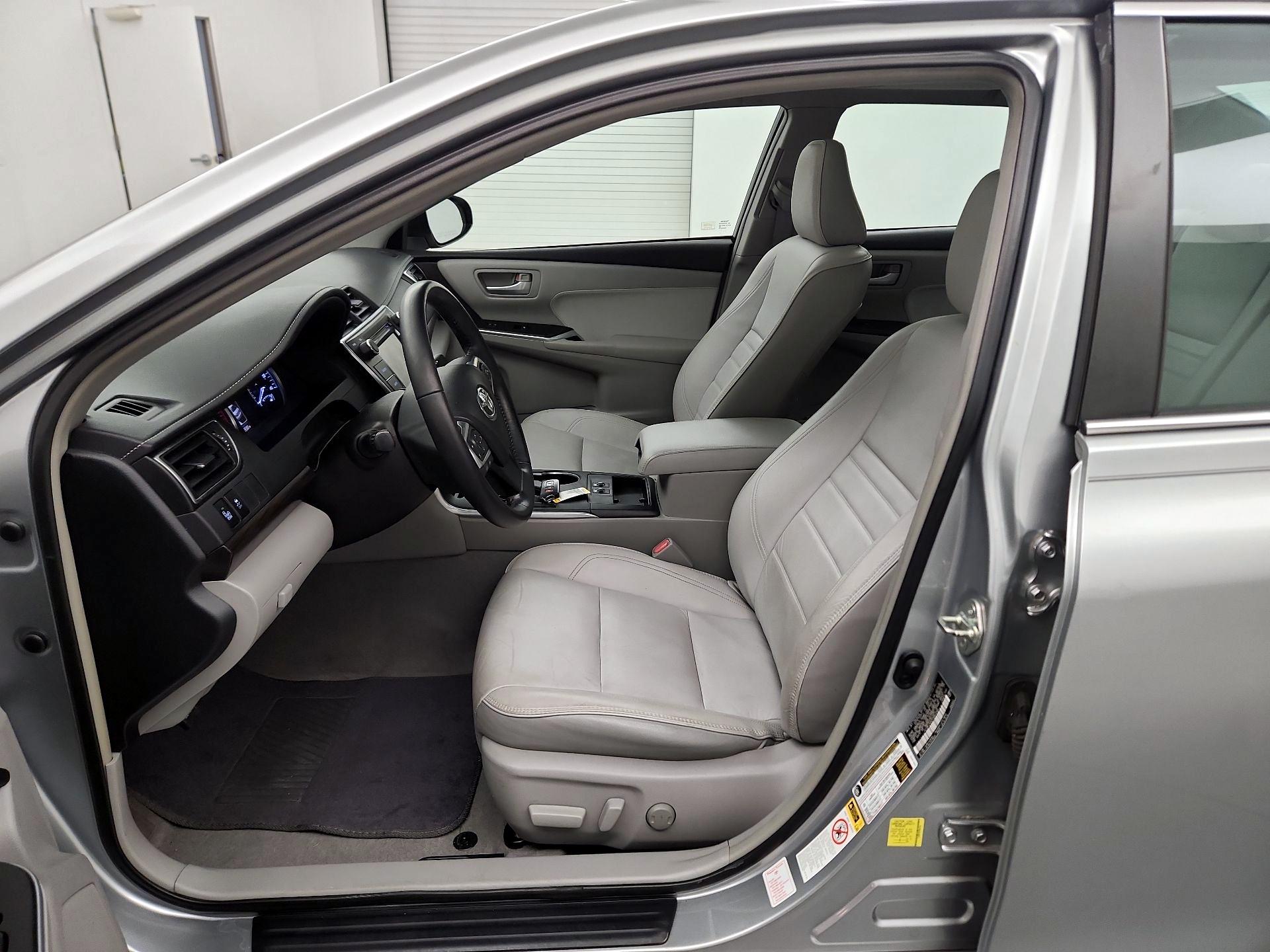 Thumbnail: 2015 Toyota Camry - 9