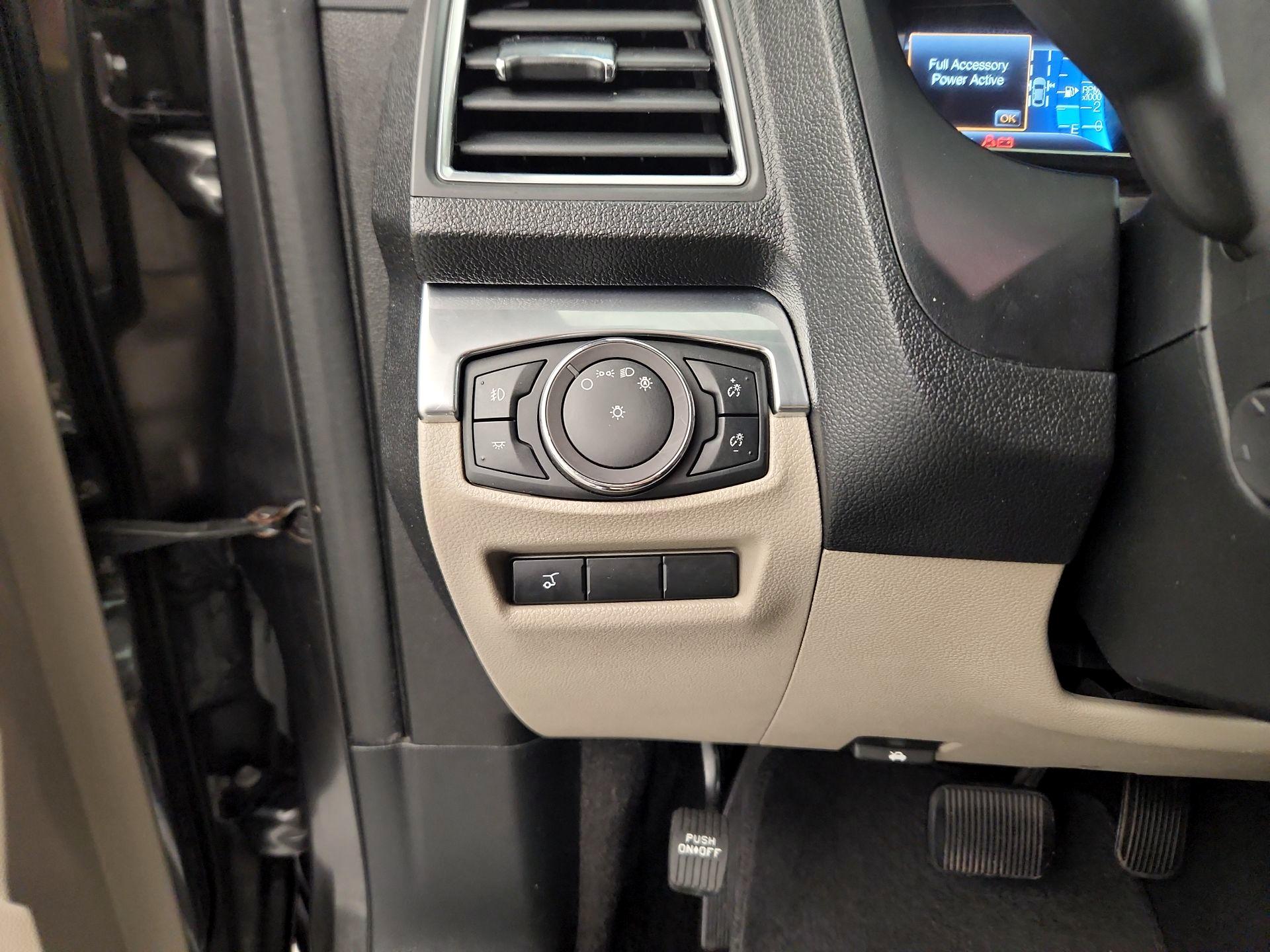 Thumbnail: 2019 Ford Explorer - 11