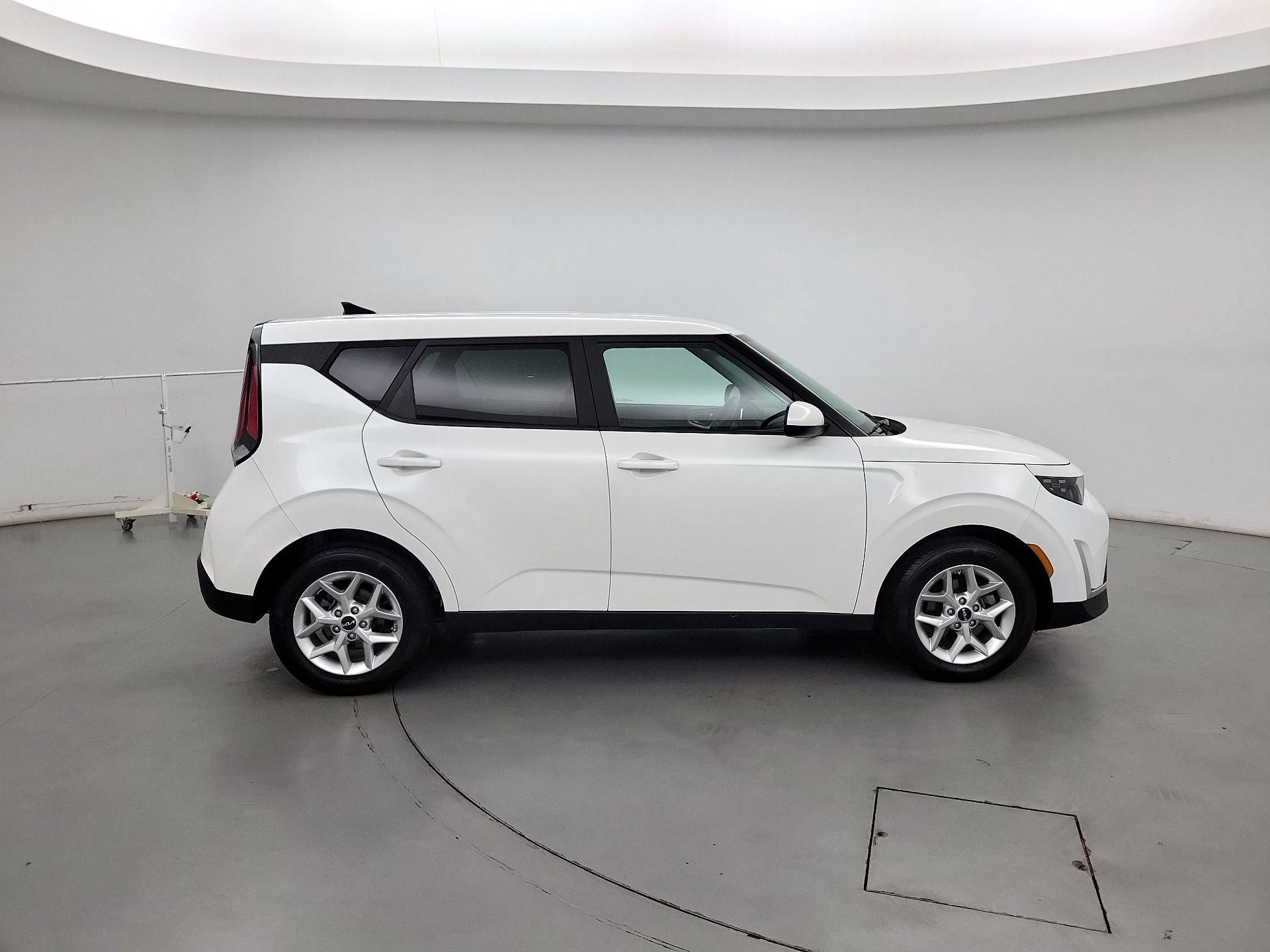 Thumbnail: 2023 Kia Soul - 4