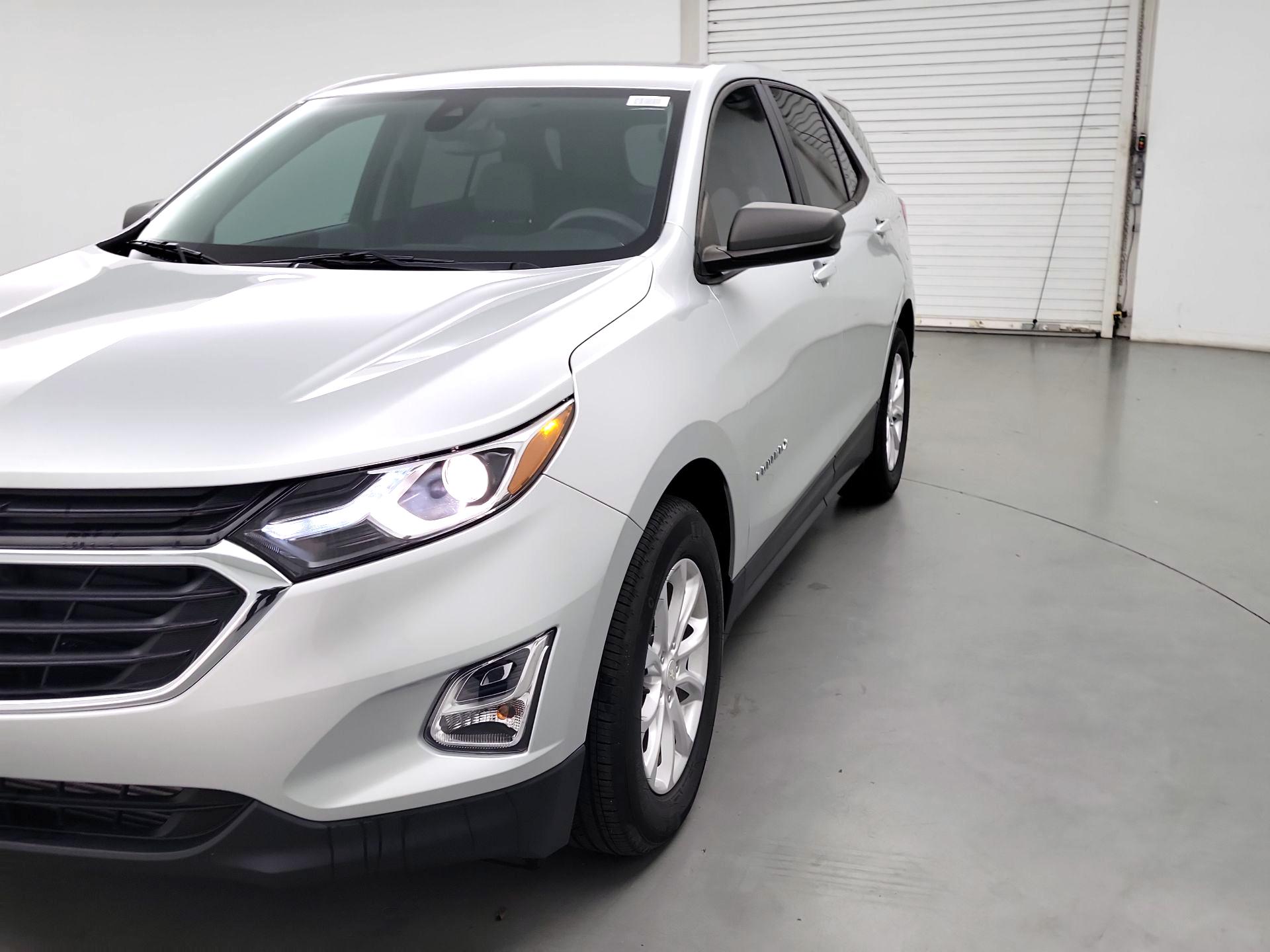 Thumbnail: 2021 Chevrolet Equinox - 3