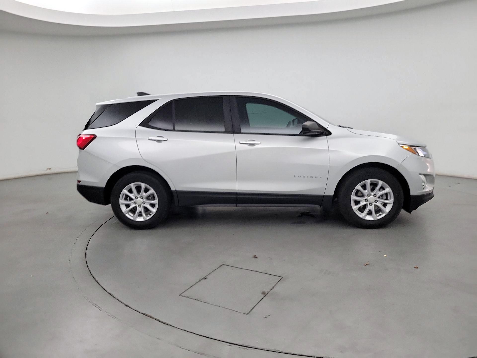 Thumbnail: 2021 Chevrolet Equinox - 4