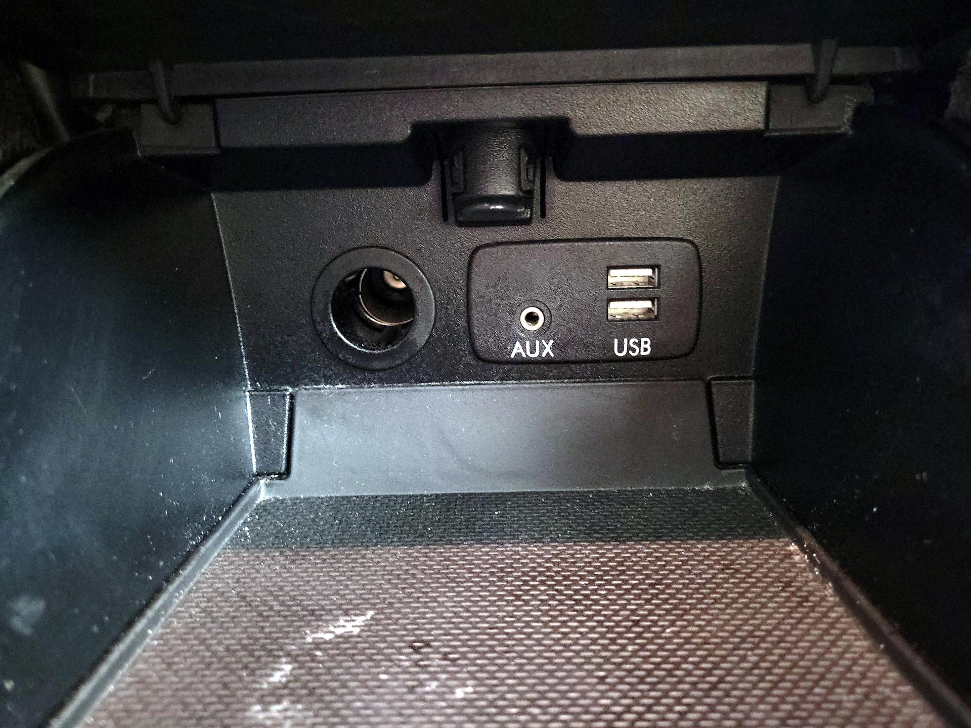 Thumbnail: 2016 Subaru Legacy - 17