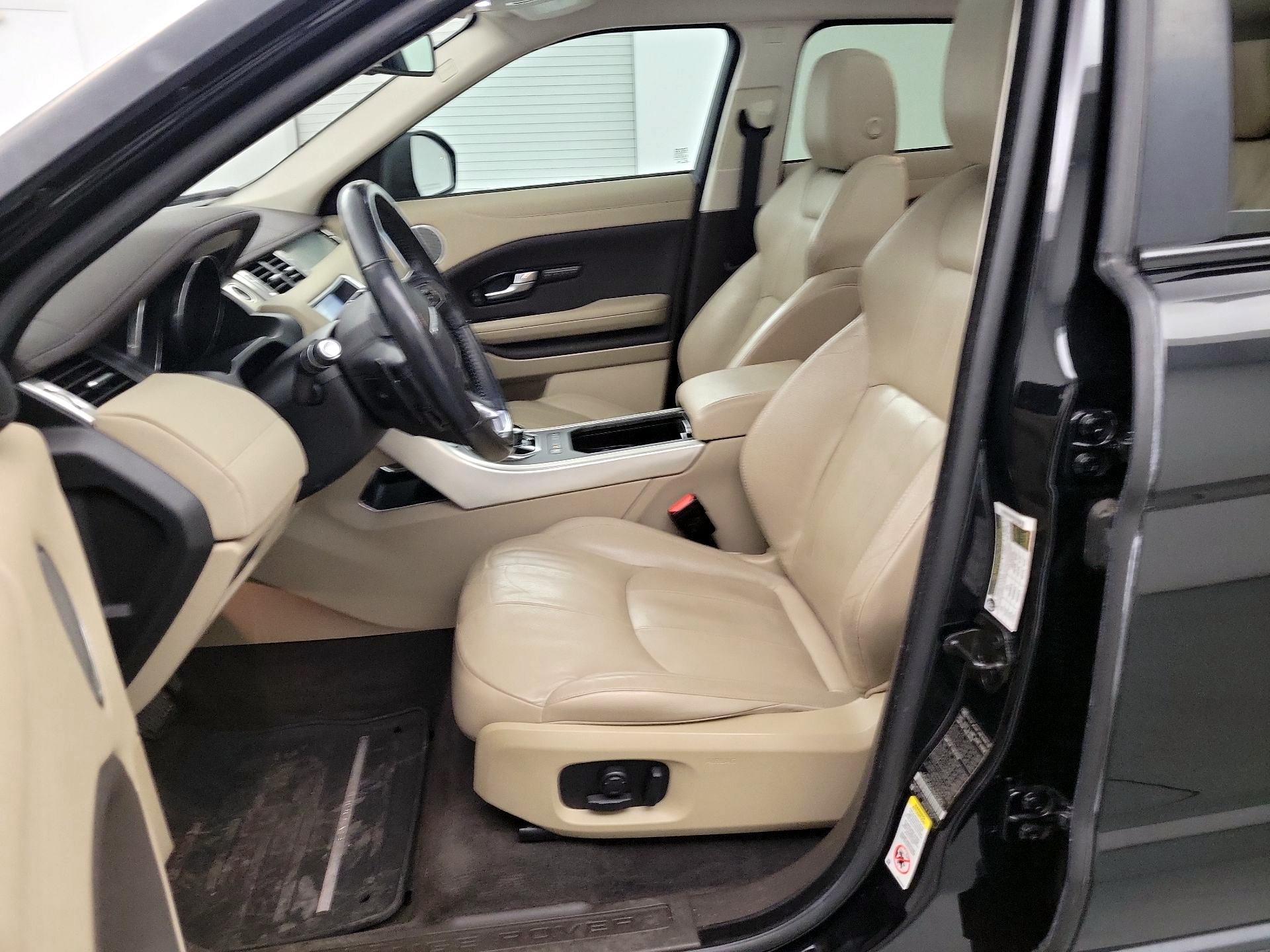 Thumbnail: 2017 Land Rover Range Rover Evoque - 9