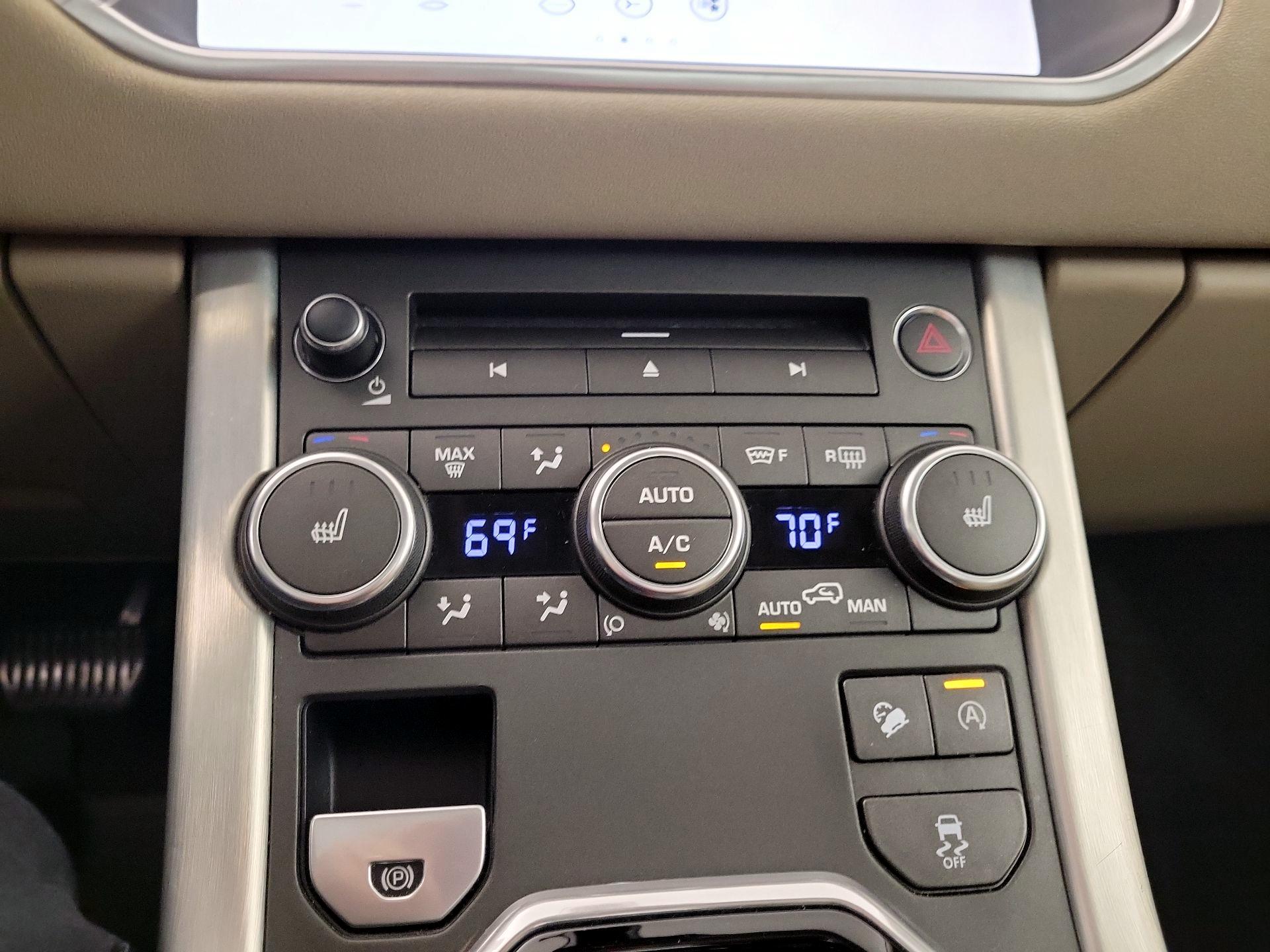 Thumbnail: 2017 Land Rover Range Rover Evoque - 15