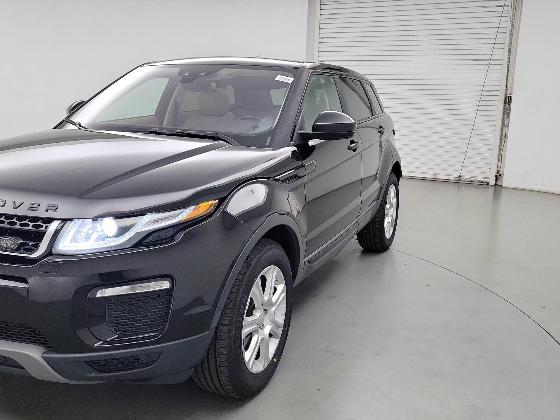 Thumbnail: 2017 Land Rover Range Rover Evoque - 3