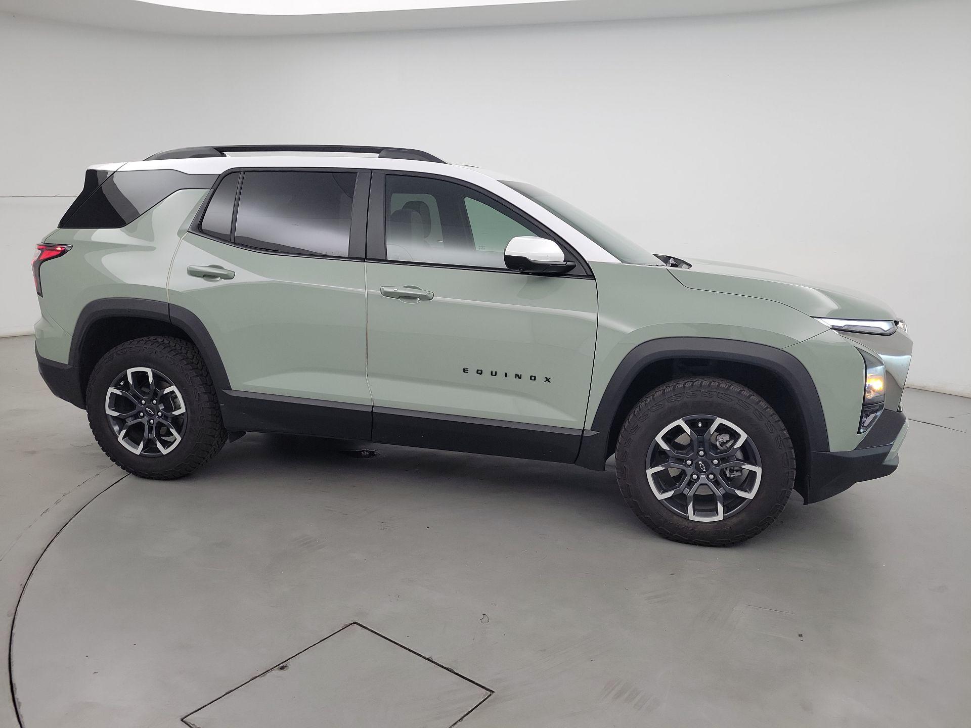 Thumbnail: 2025 Chevrolet Equinox - 4