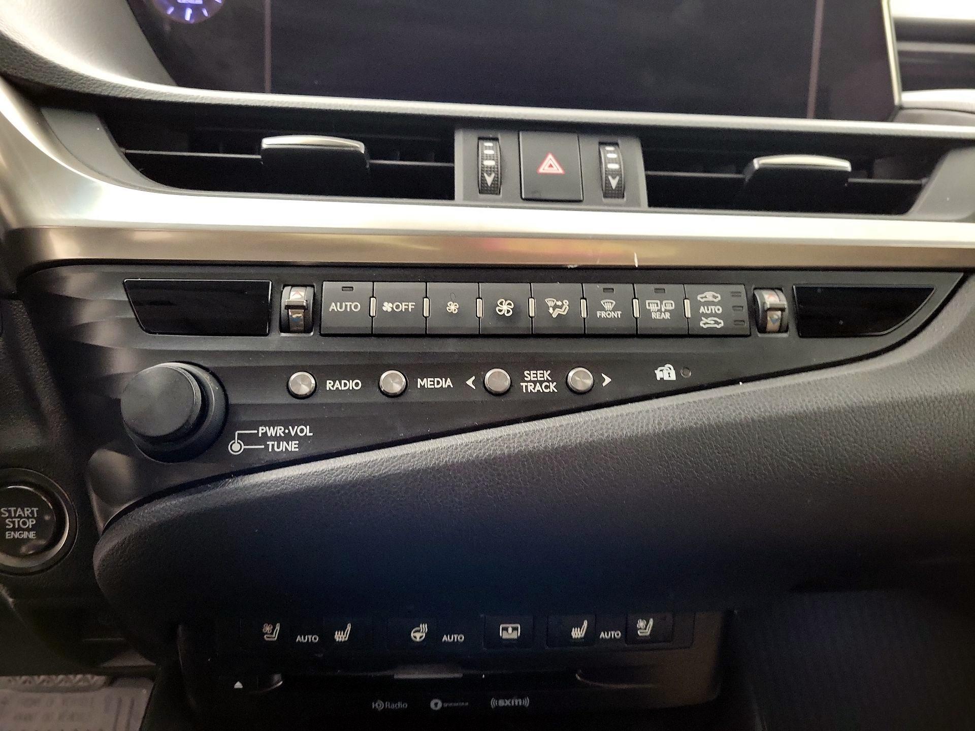 Thumbnail: 2019 Lexus ES - 15