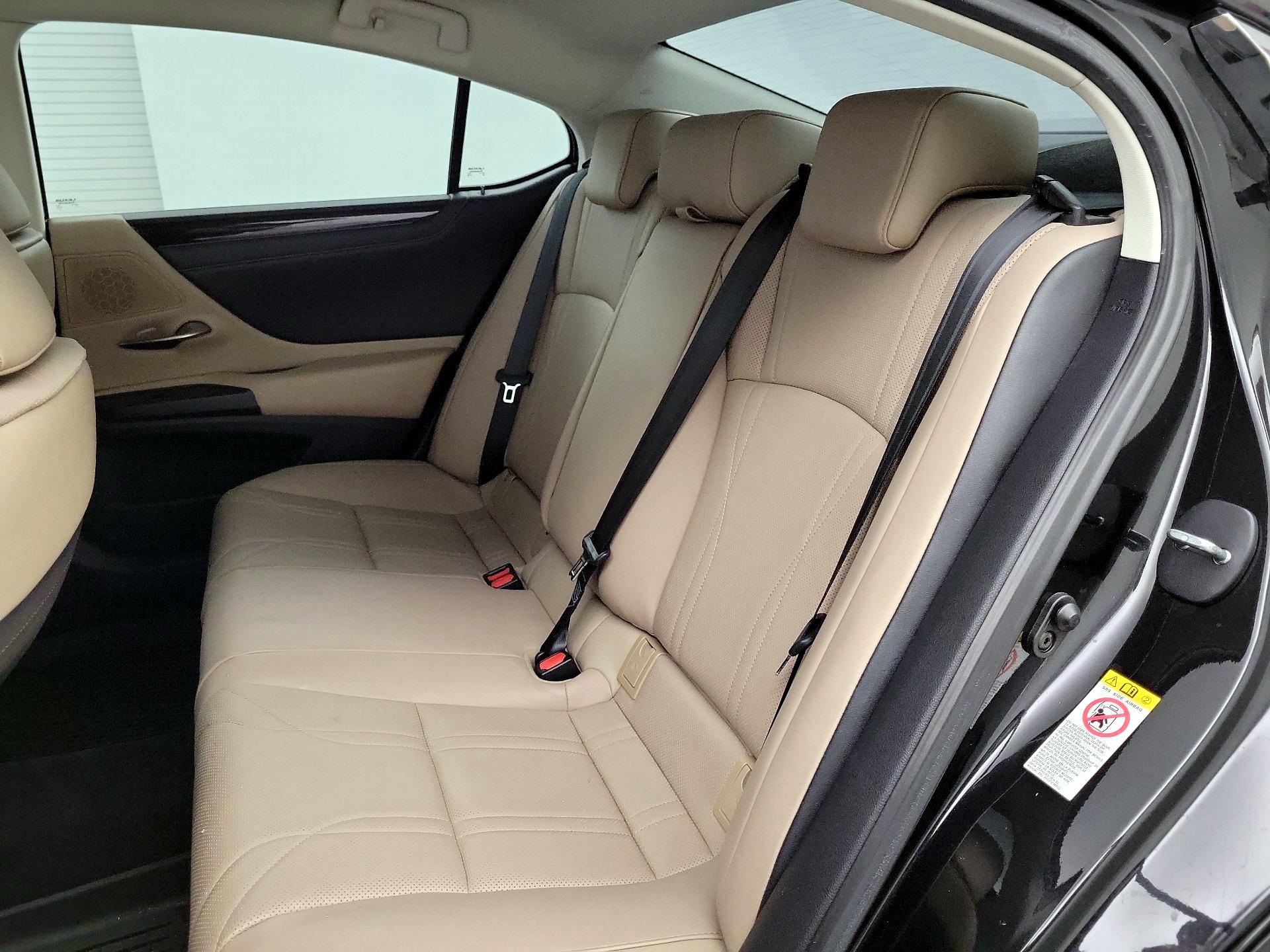 Thumbnail: 2019 Lexus ES - 18