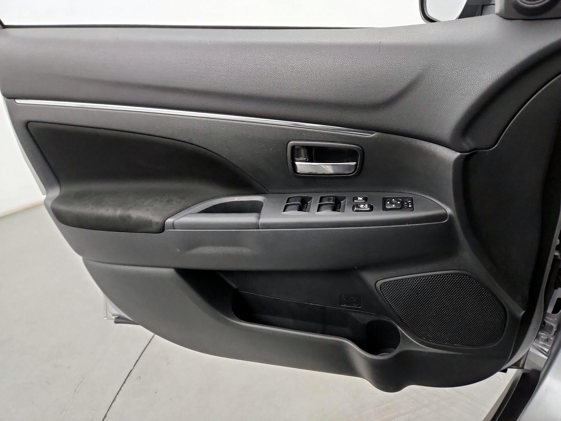 Thumbnail: 2022 Mitsubishi Outlander Sport - 10