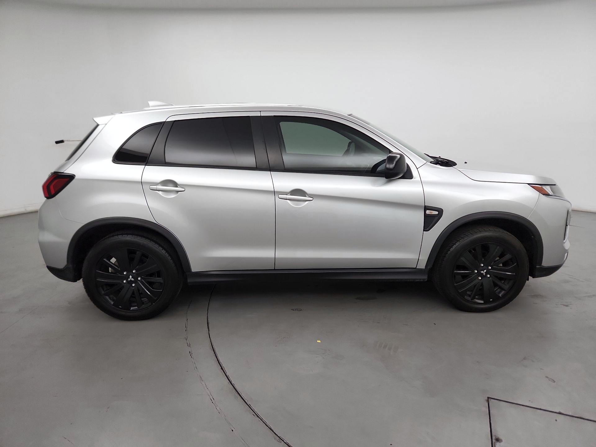 Thumbnail: 2022 Mitsubishi Outlander Sport - 4