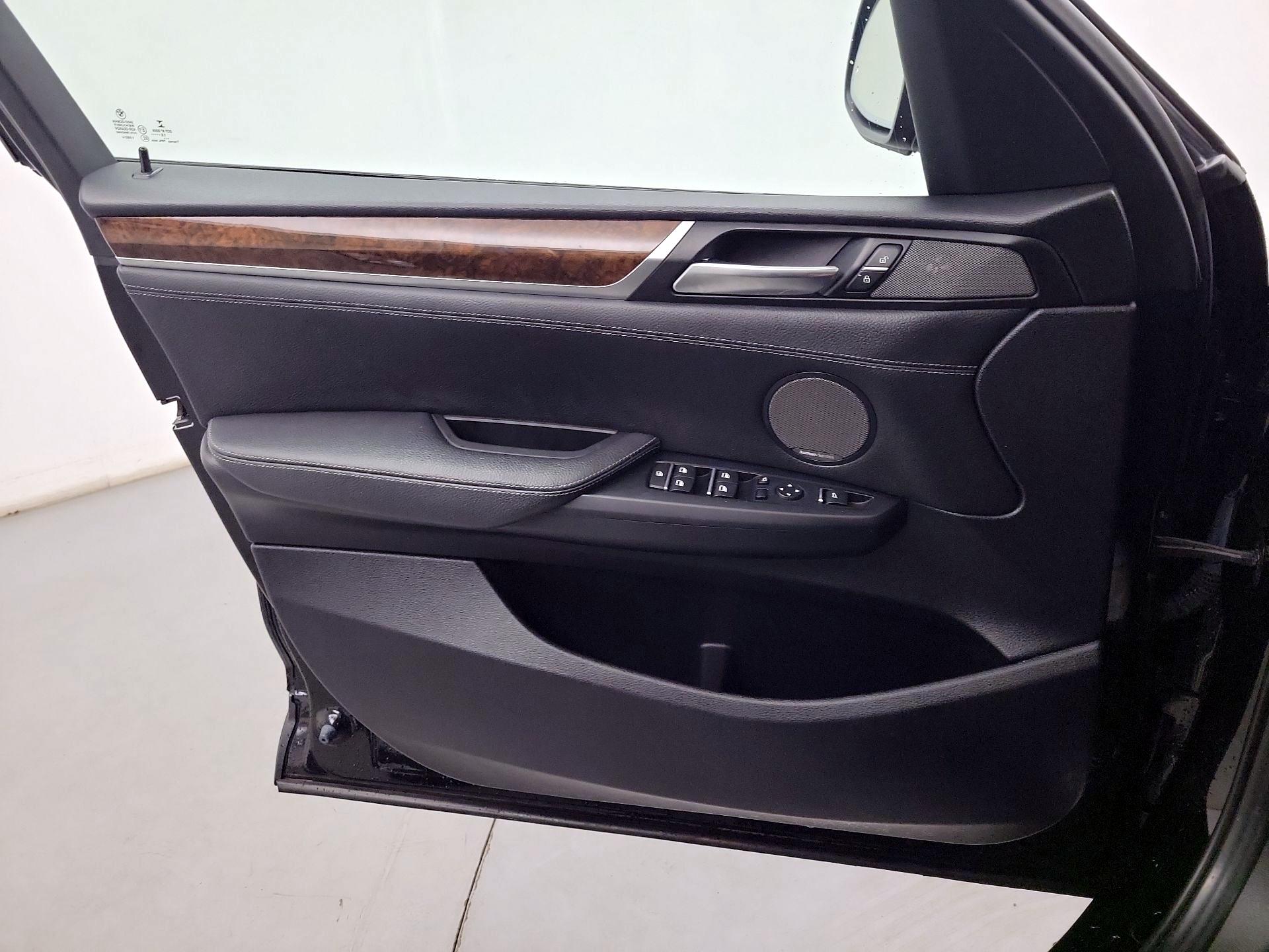 Thumbnail: 2017 BMW X3 - 10