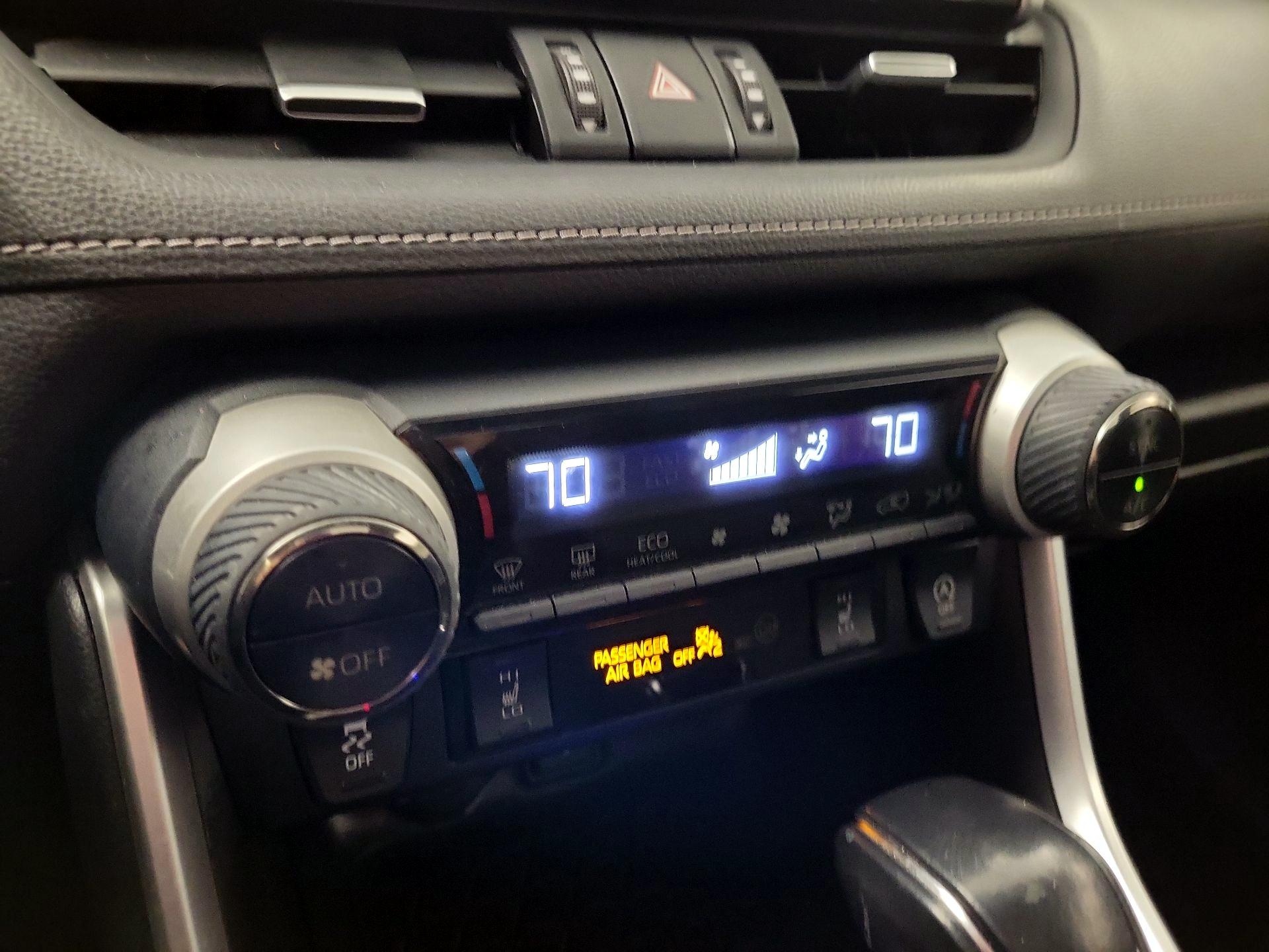 Thumbnail: 2020 Toyota RAV4 - 14