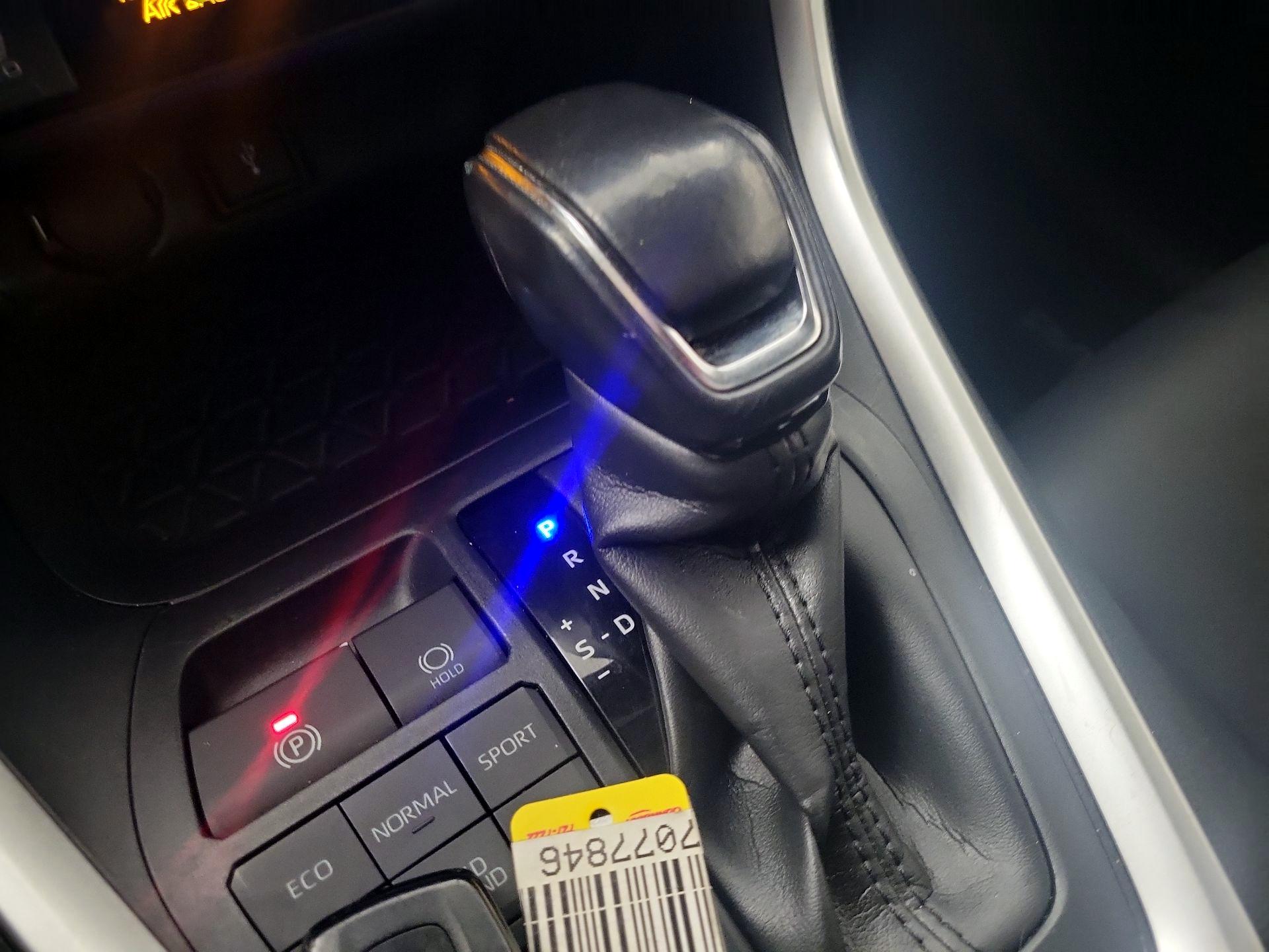 Thumbnail: 2020 Toyota RAV4 - 15