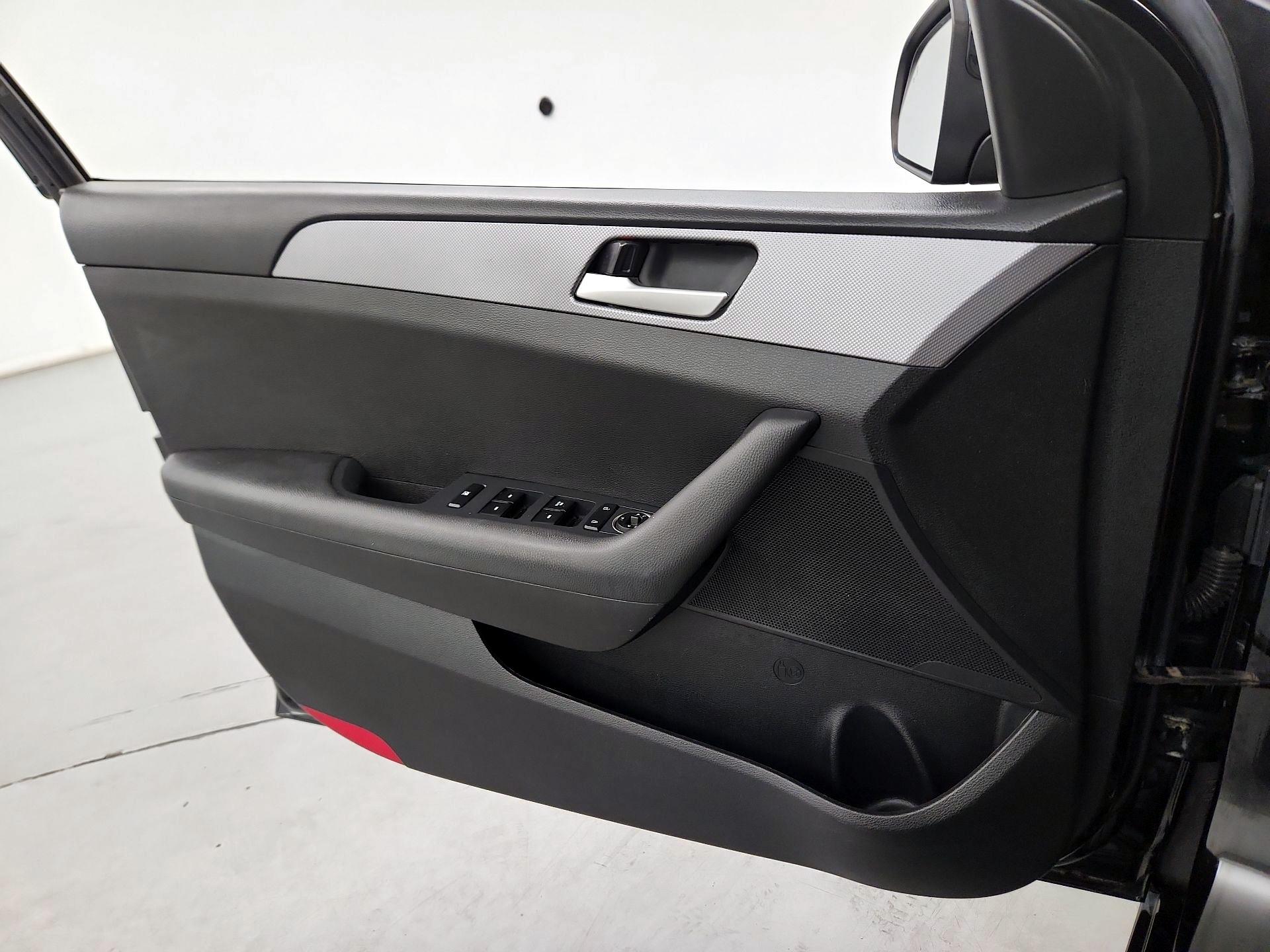 Thumbnail: 2018 Hyundai Sonata - 10