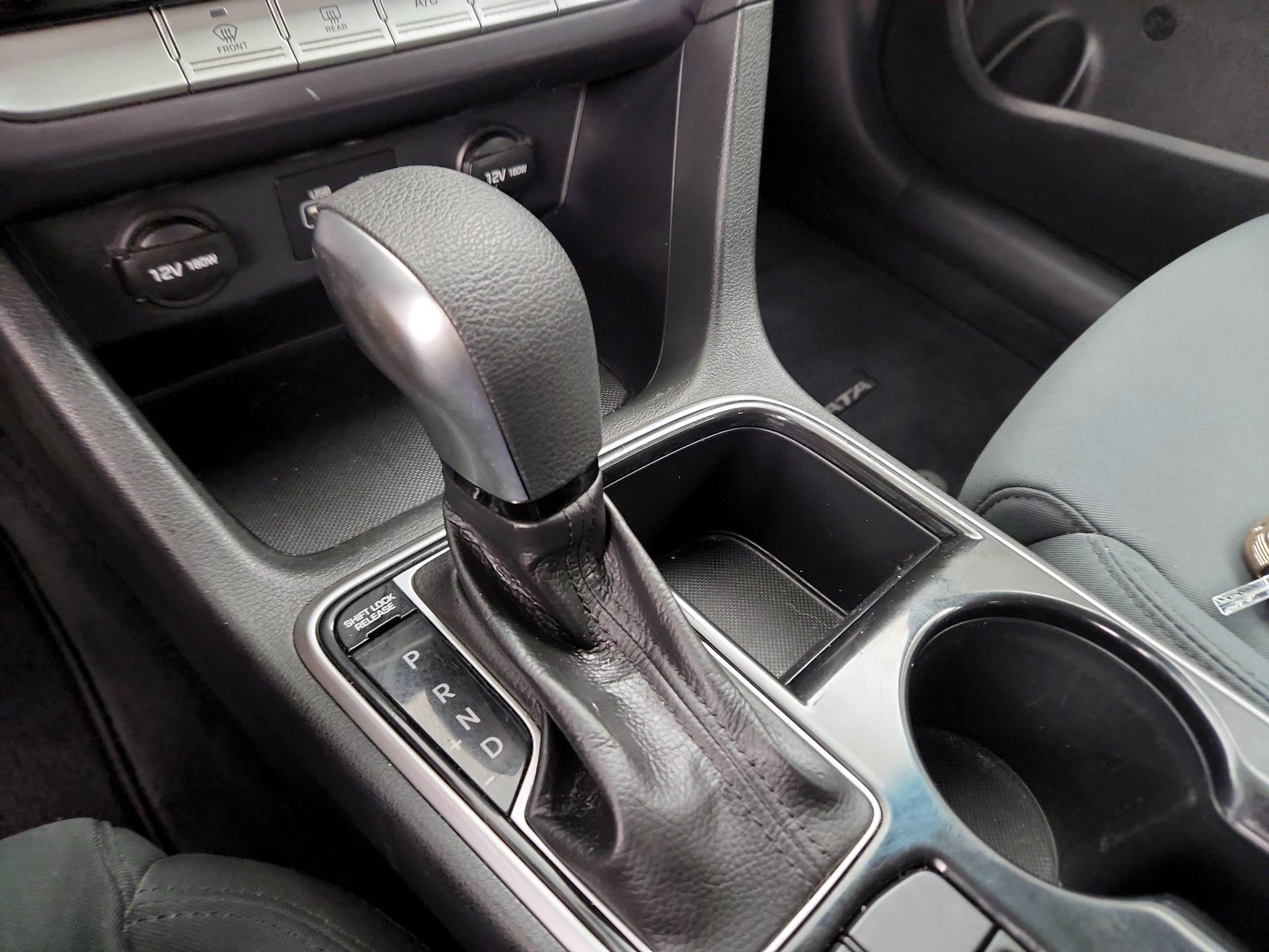 Thumbnail: 2018 Hyundai Sonata - 15