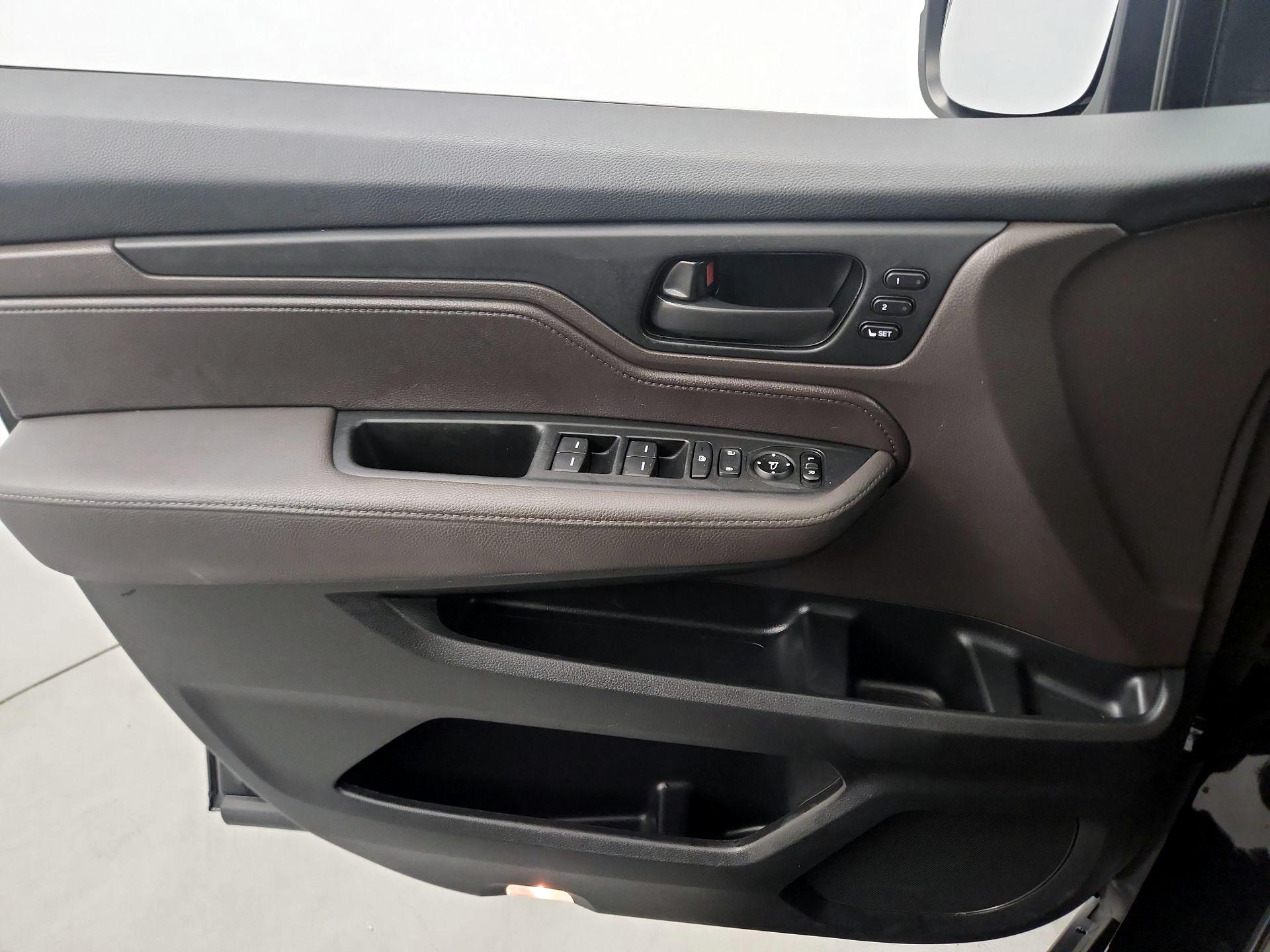 Thumbnail: 2020 Honda Odyssey - 10