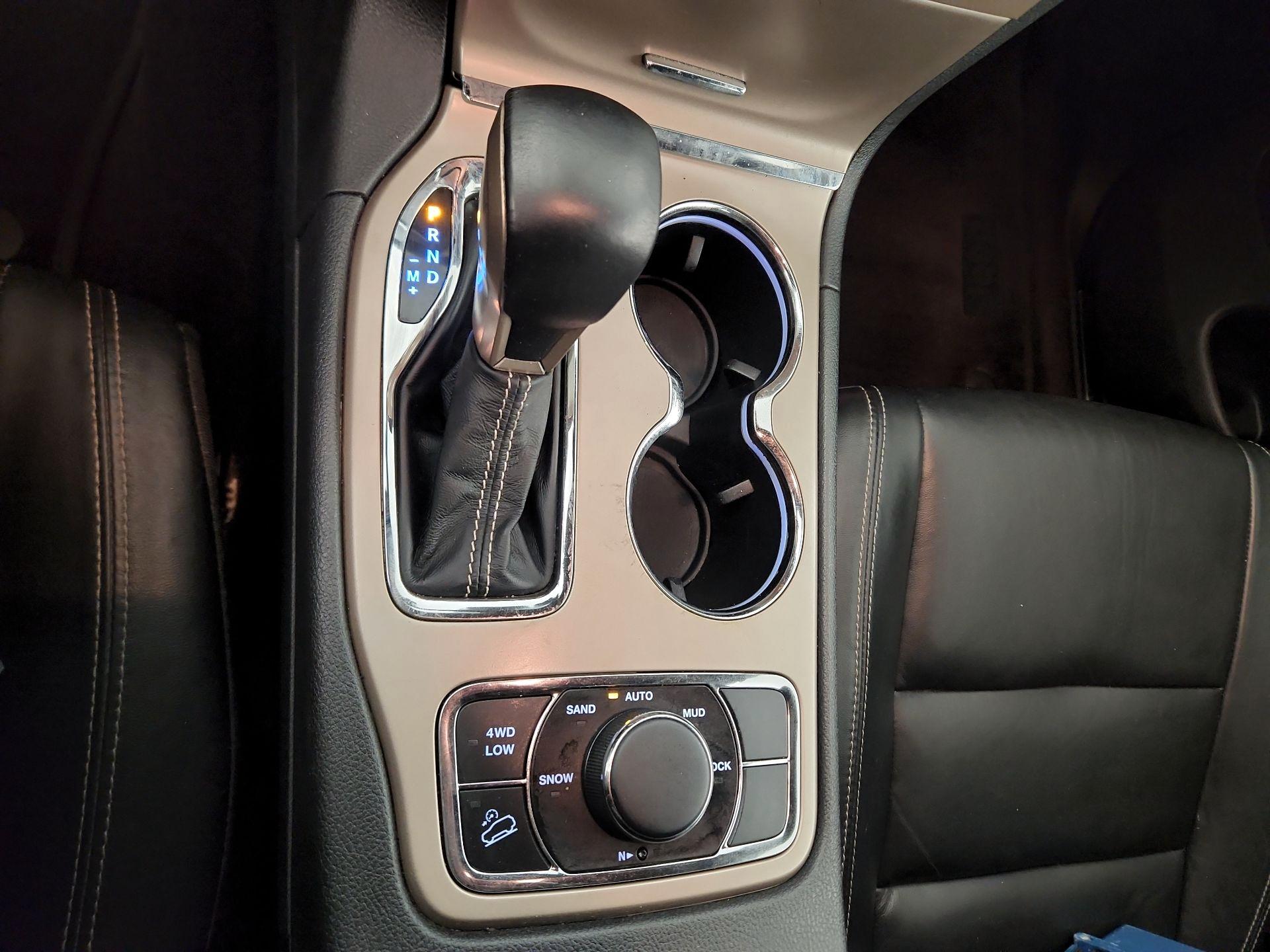 Thumbnail: 2017 Jeep Grand Cherokee - 16