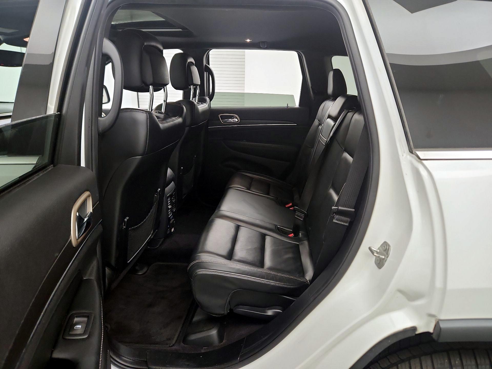 Thumbnail: 2017 Jeep Grand Cherokee - 19