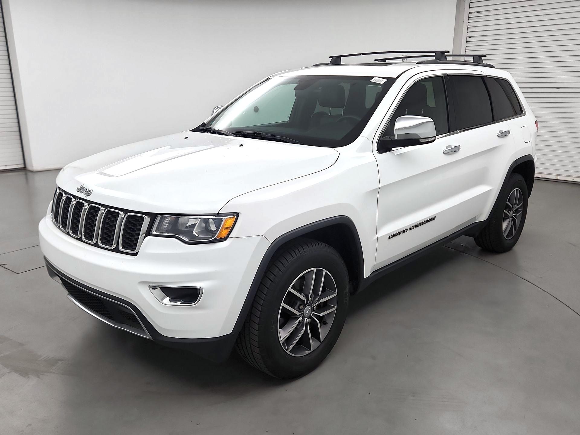 Thumbnail: 2017 Jeep Grand Cherokee - 3