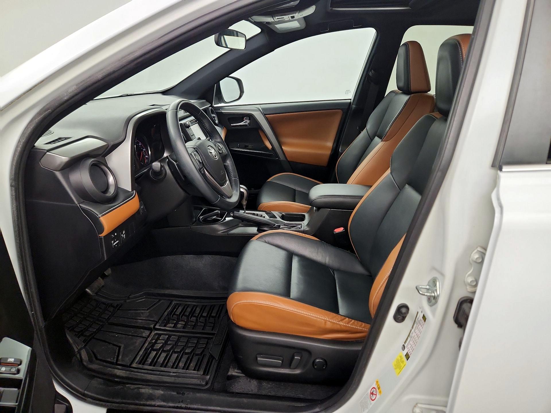 Thumbnail: 2016 Toyota RAV4 - 9