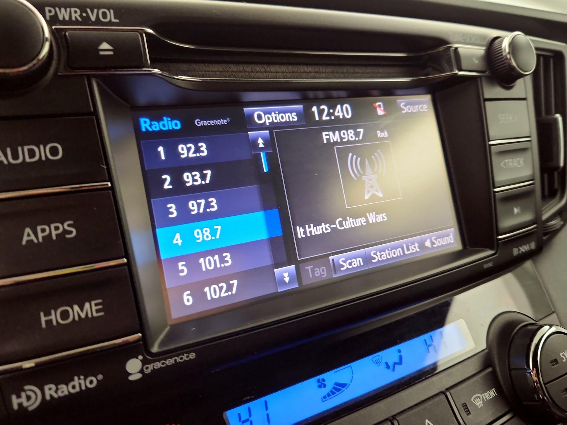 Thumbnail: 2016 Toyota RAV4 - 13