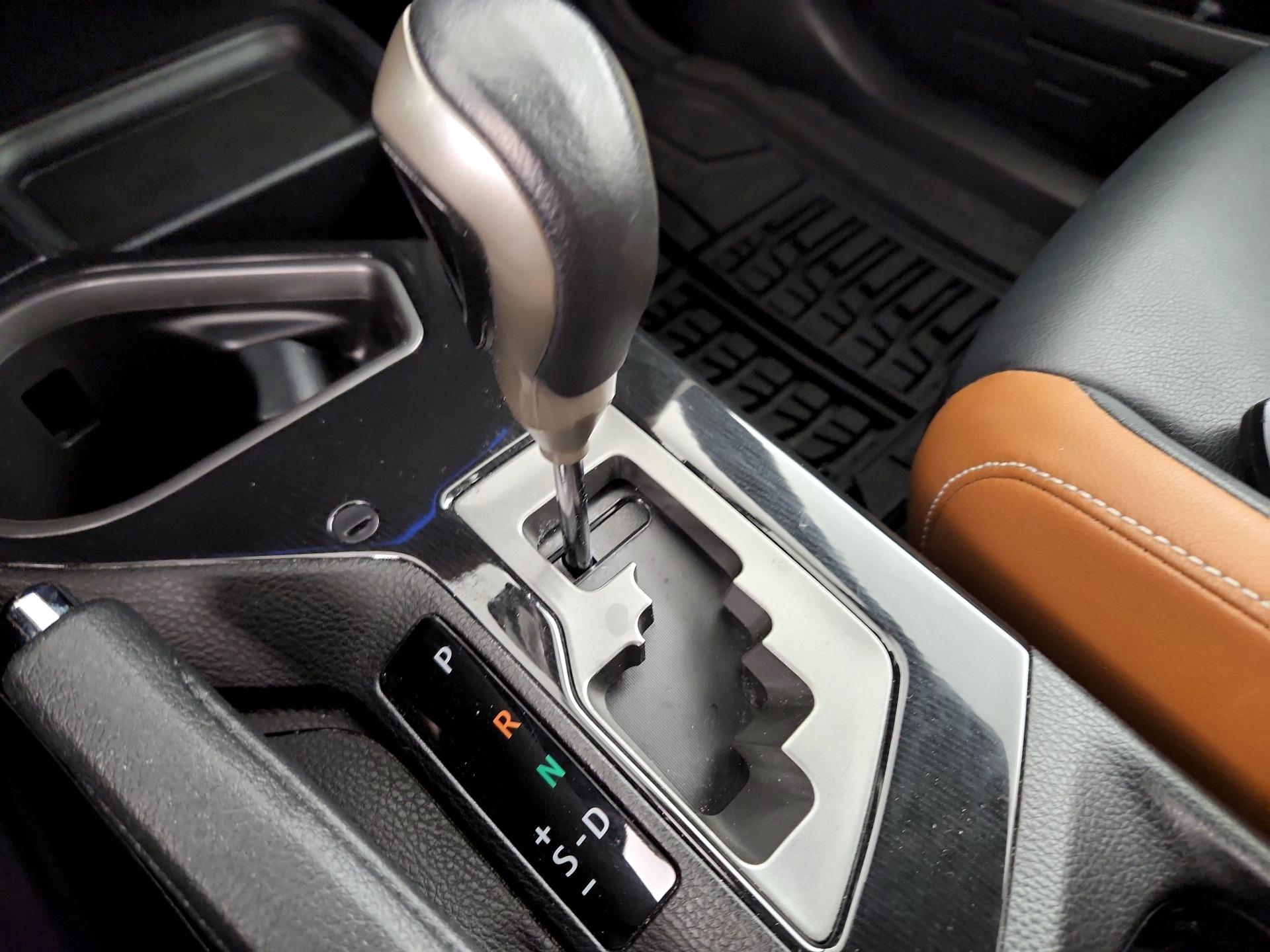 Thumbnail: 2016 Toyota RAV4 - 15