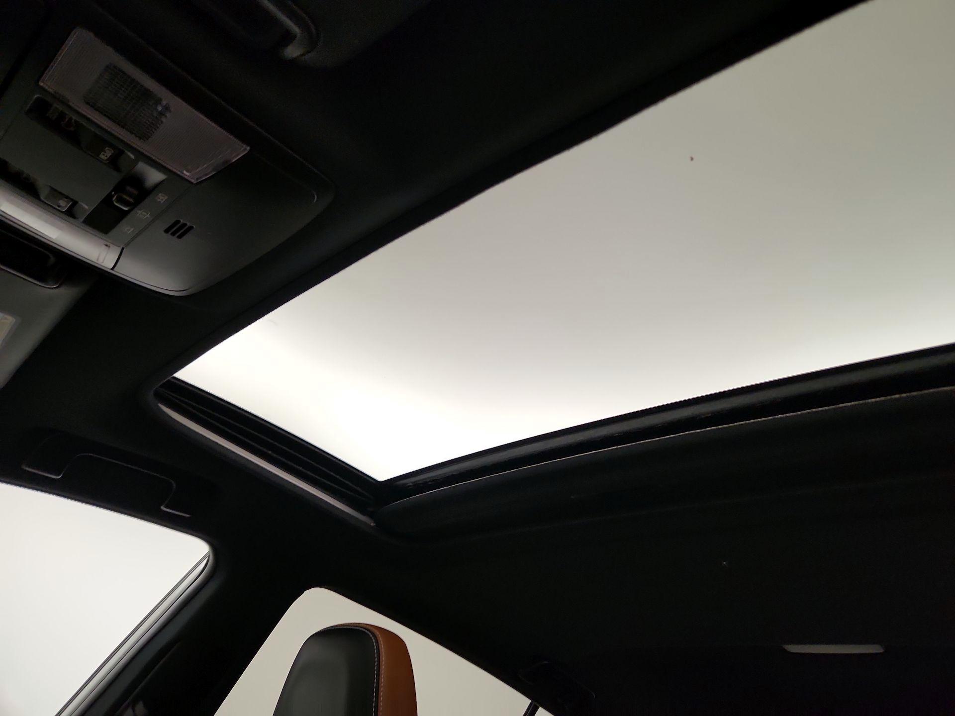 Thumbnail: 2016 Toyota RAV4 - 17