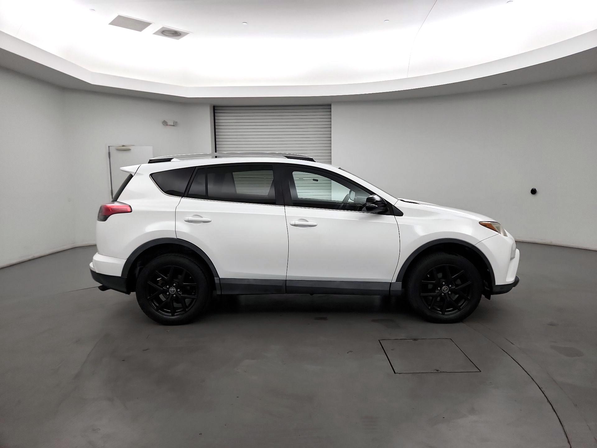 Thumbnail: 2016 Toyota RAV4 - 4