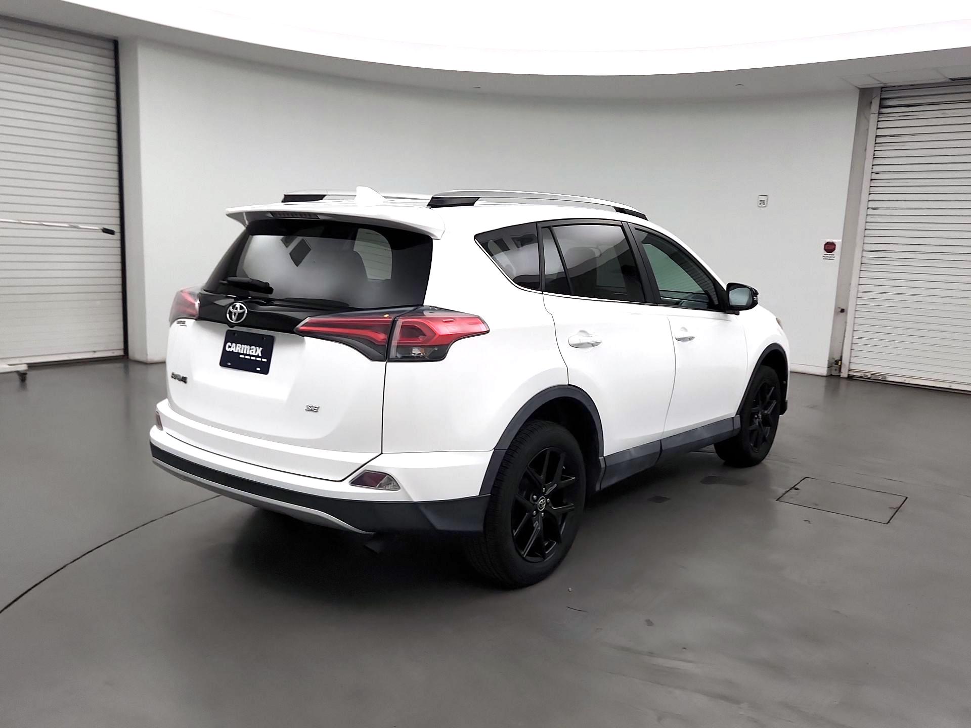 Thumbnail: 2016 Toyota RAV4 - 5
