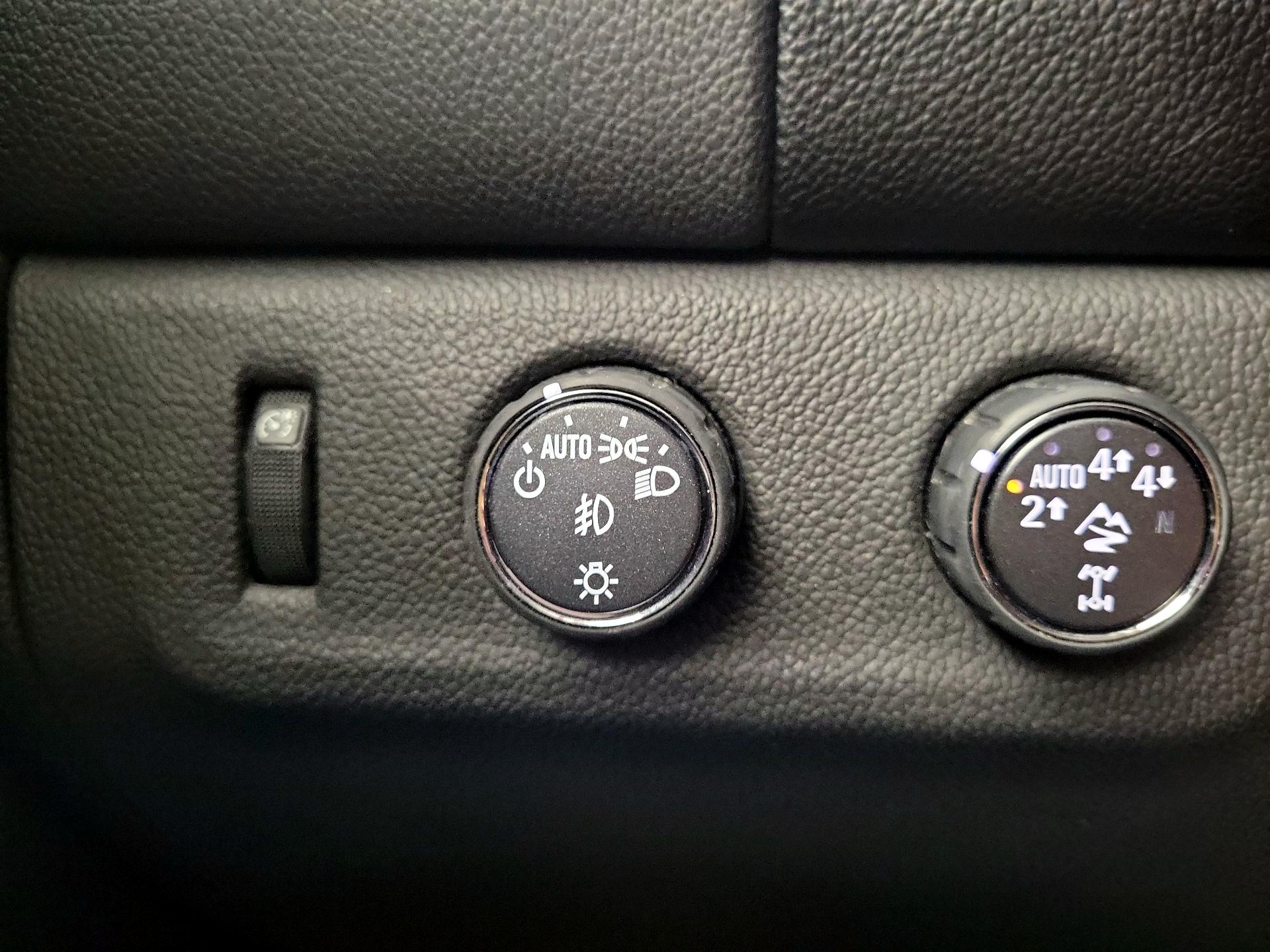 Thumbnail: 2021 Chevrolet Colorado - 11