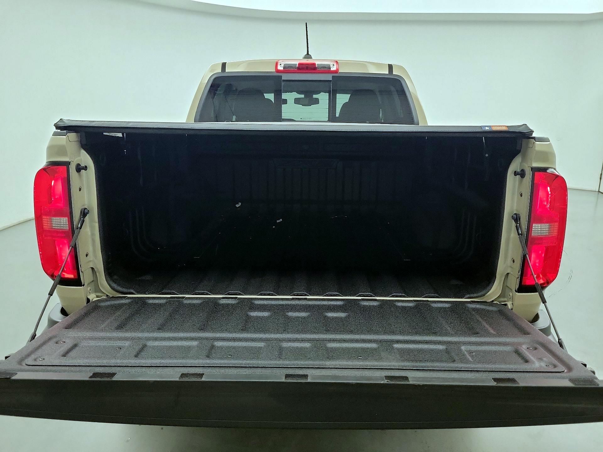 Thumbnail: 2021 Chevrolet Colorado - 18