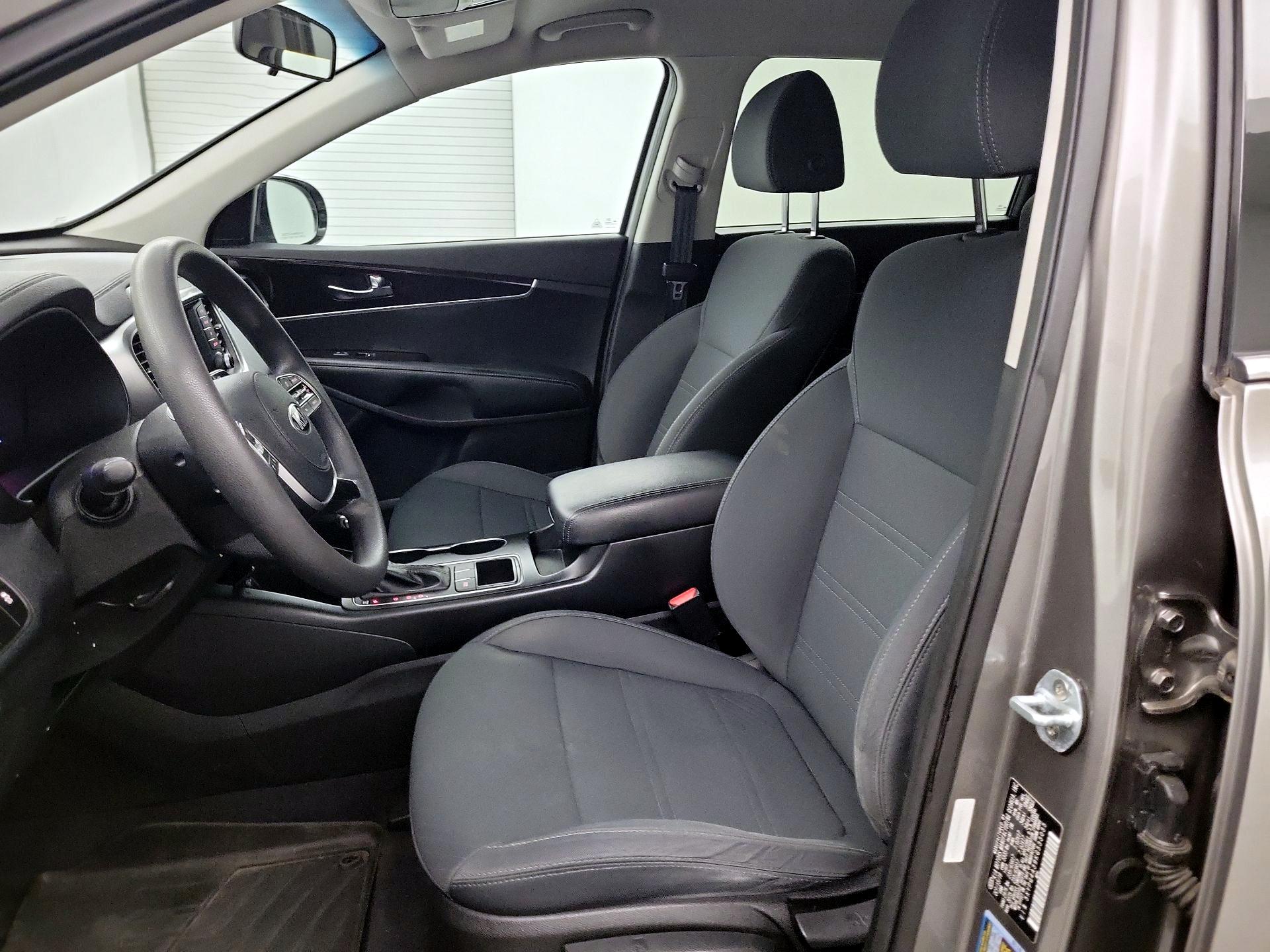 Thumbnail: 2019 Kia Sorento - 9