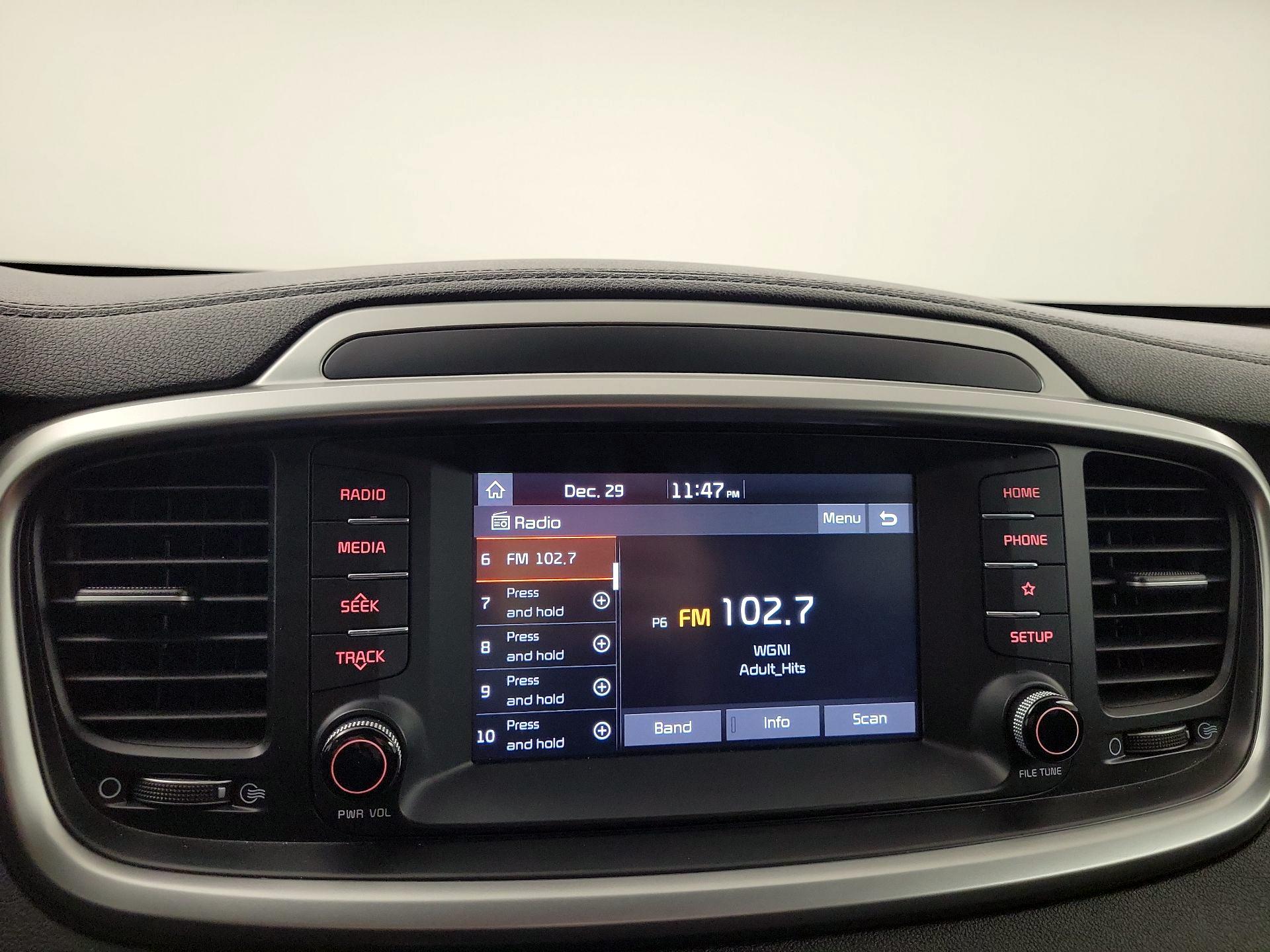 Thumbnail: 2019 Kia Sorento - 12