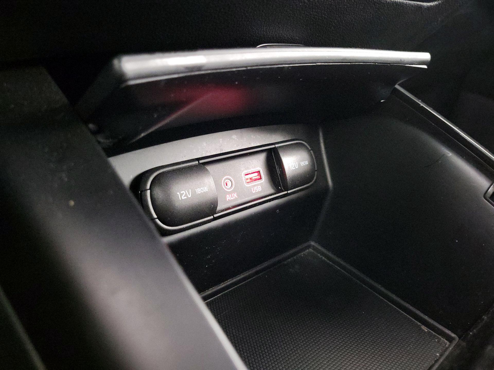 Thumbnail: 2019 Kia Sorento - 15